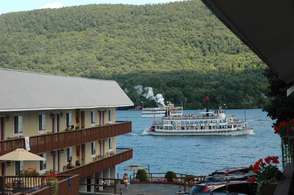 Lakefront Two Queen with Private Balcony