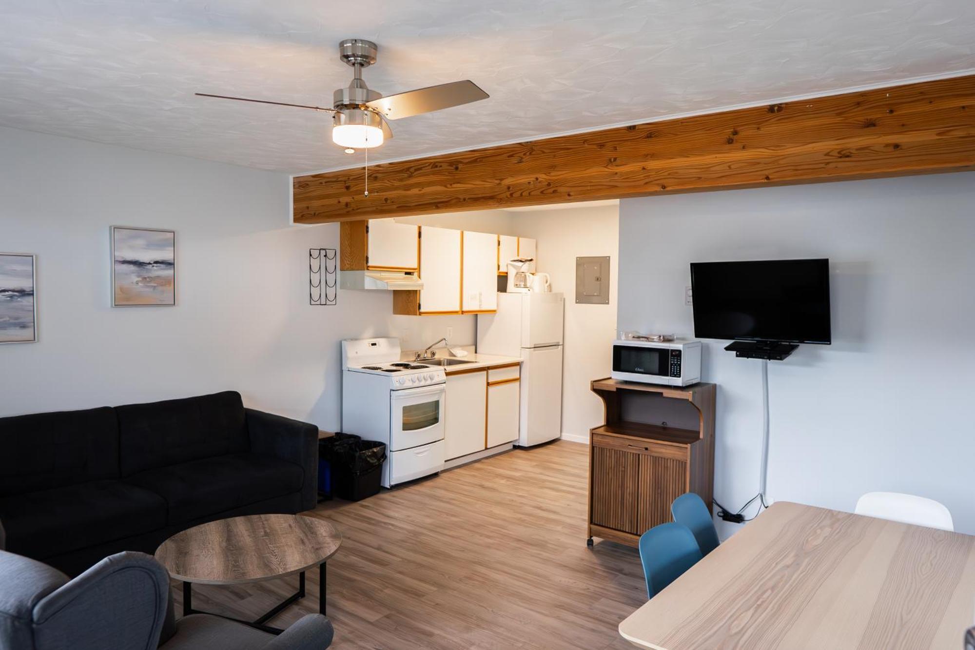Suite with Lake View