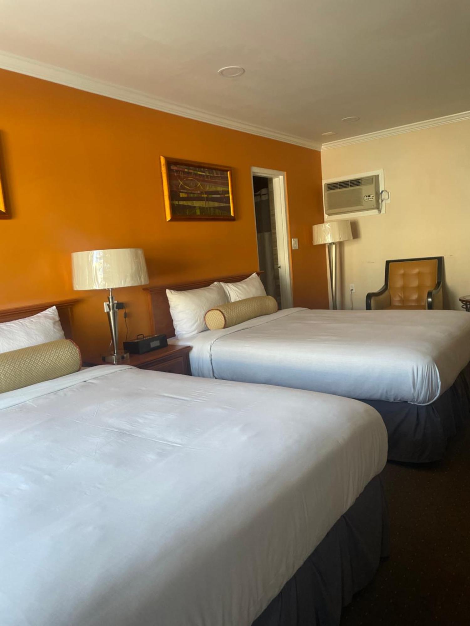 Queen Room with Two Queen Beds - Non-Smoking