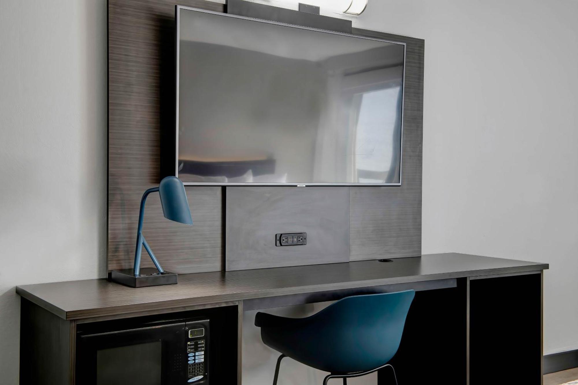Double Room with Two Double Beds and Micro Fridge - Smoking