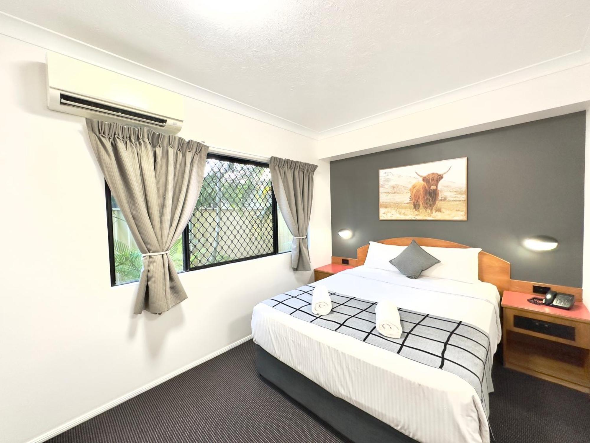 Queen Room,1521679861:JPEG