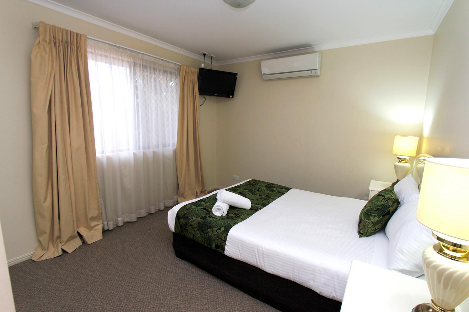 Three-Bedroom Apartment,1554391027:JPEG