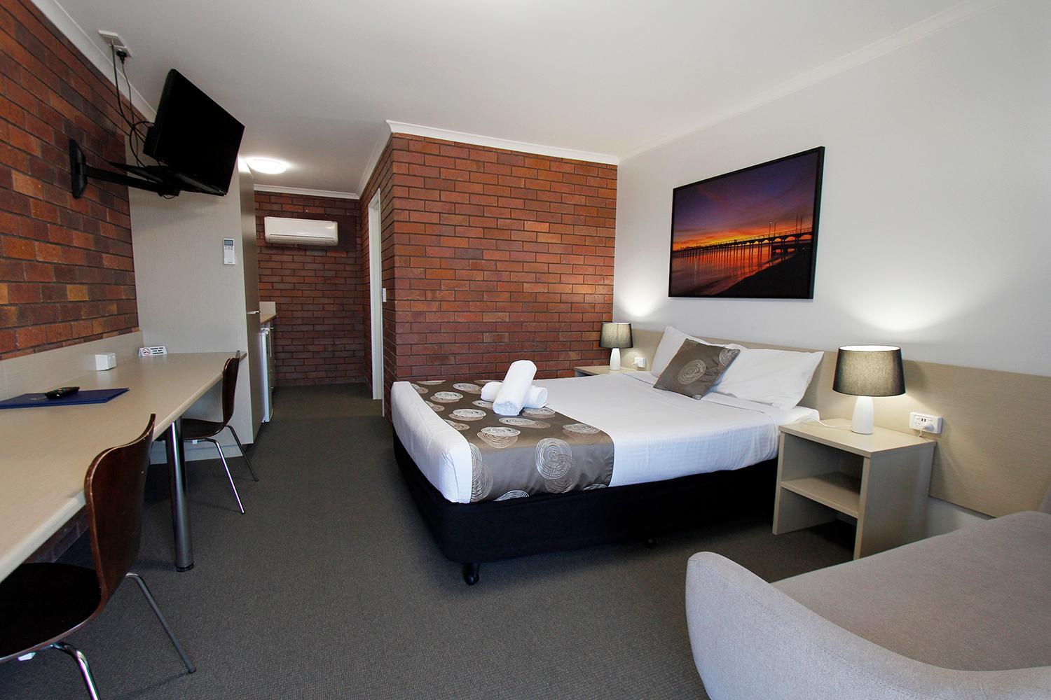 Executive Queen Room,1554393463:JPEG