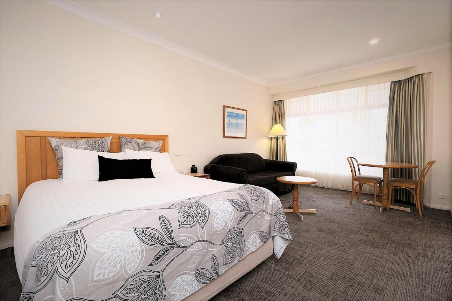 Federation Queen Room