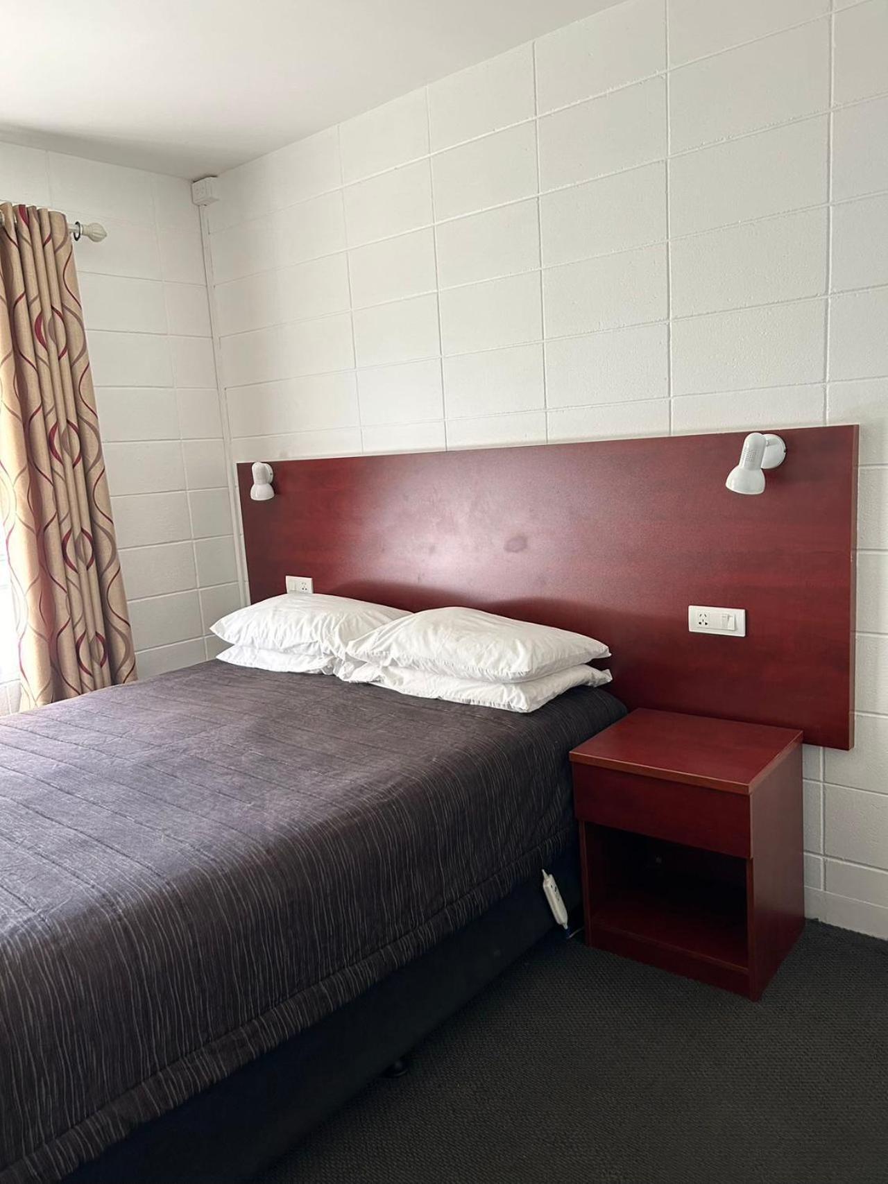 One-Bedroom Apartment,1566932804:JPEG