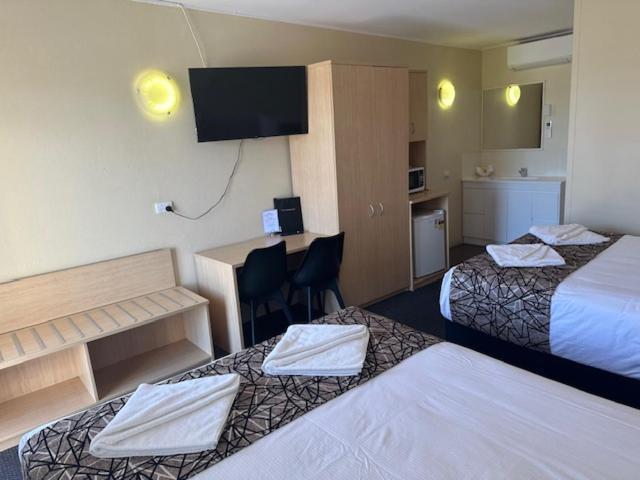 Economy Twin Room