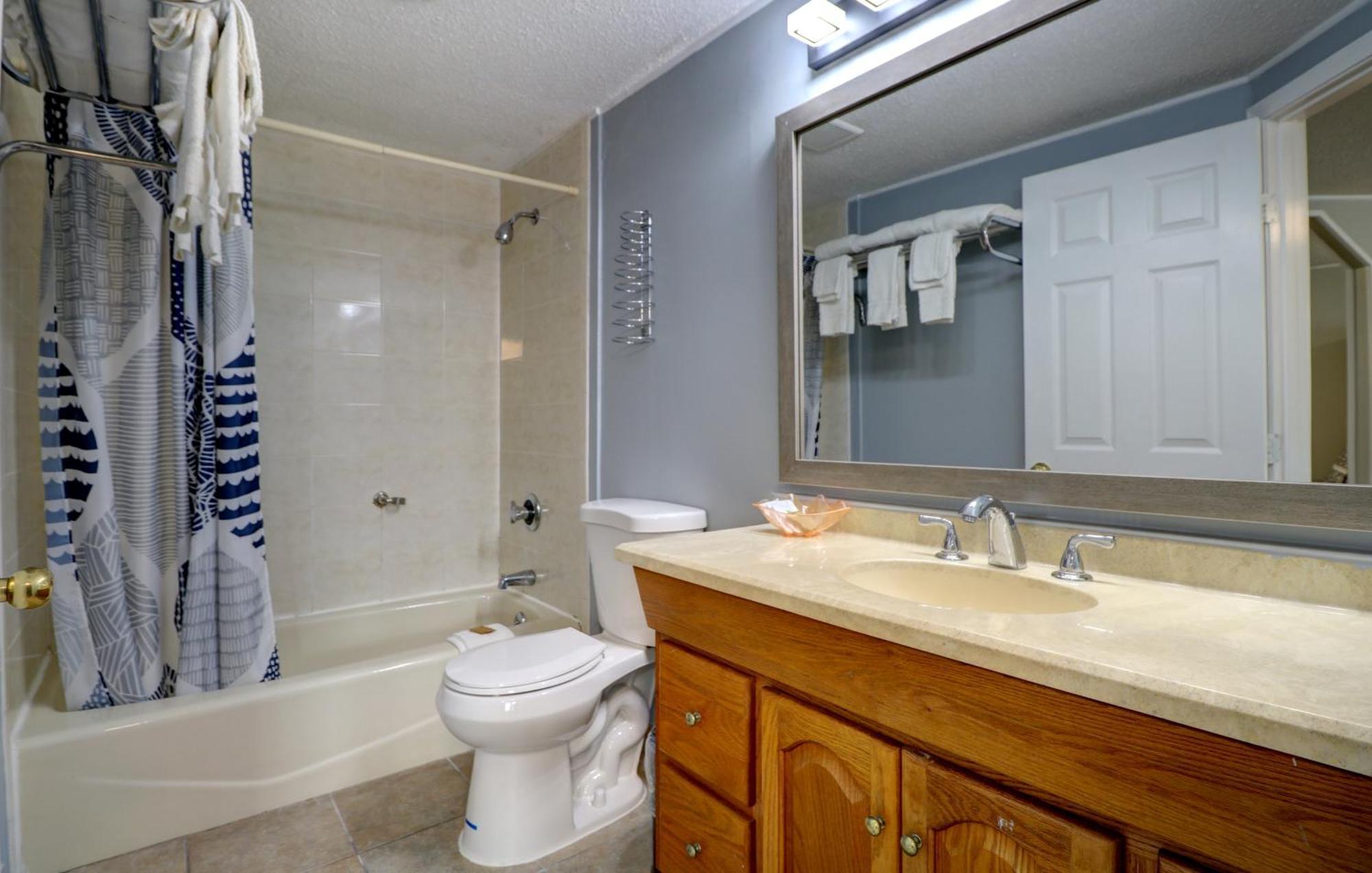 Deluxe Queen Room with Two Queen Beds