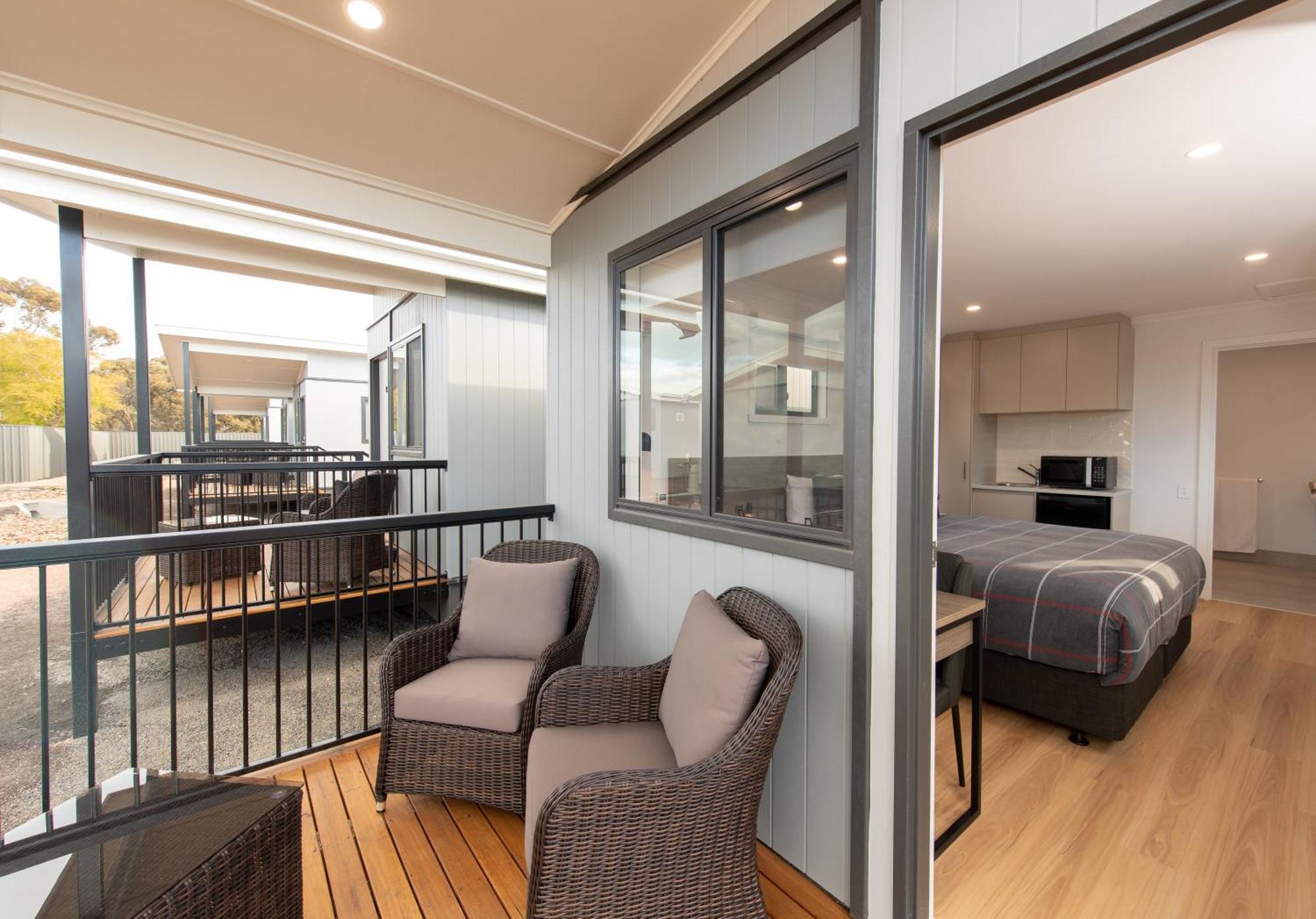 Deluxe Villa with One King Bed,1717019949:JPEG