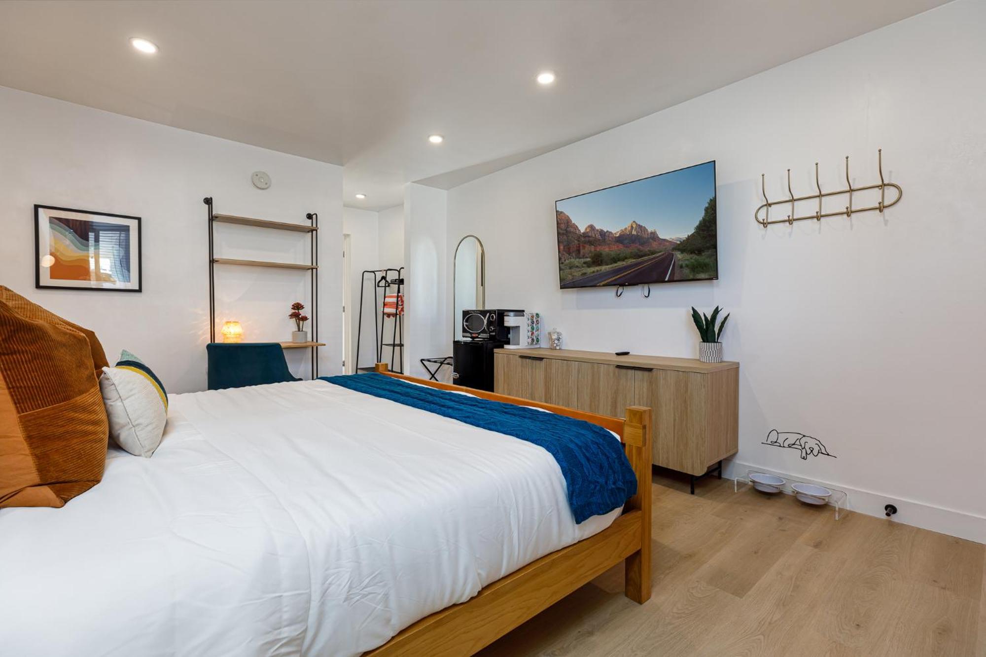 Deluxe King Suite