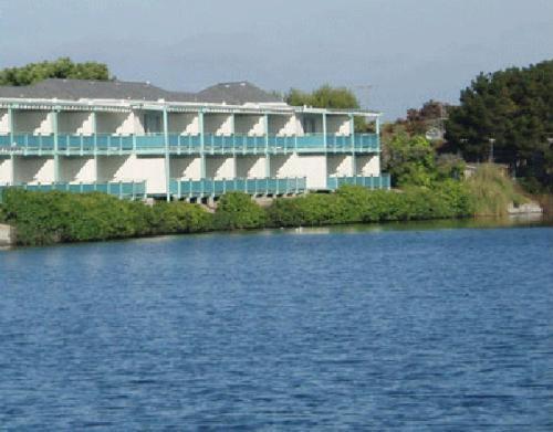 Suite with Lake View