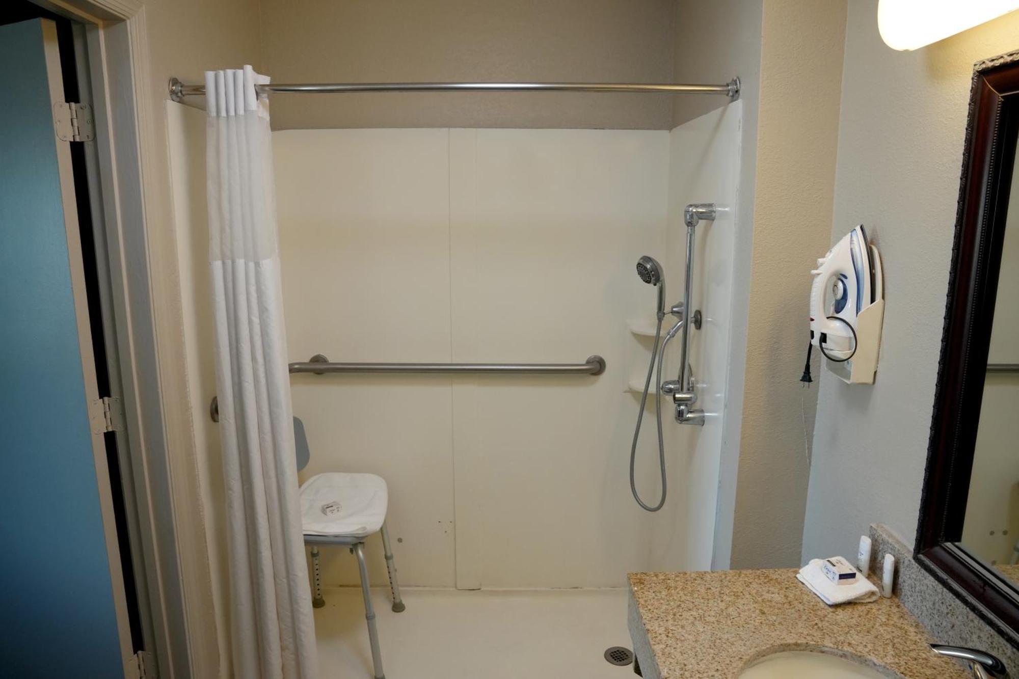 King Room - Disability Access Non Smoking