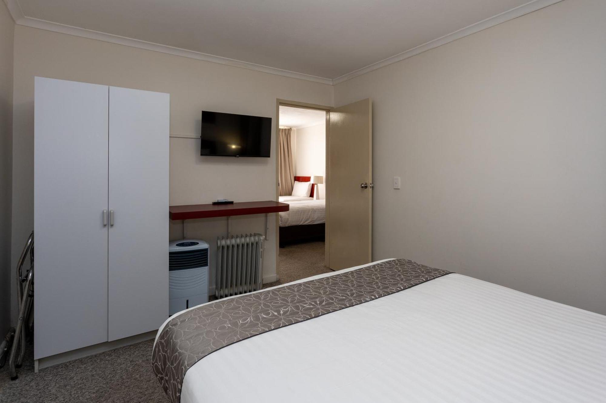 Family Suite (7 Adults)