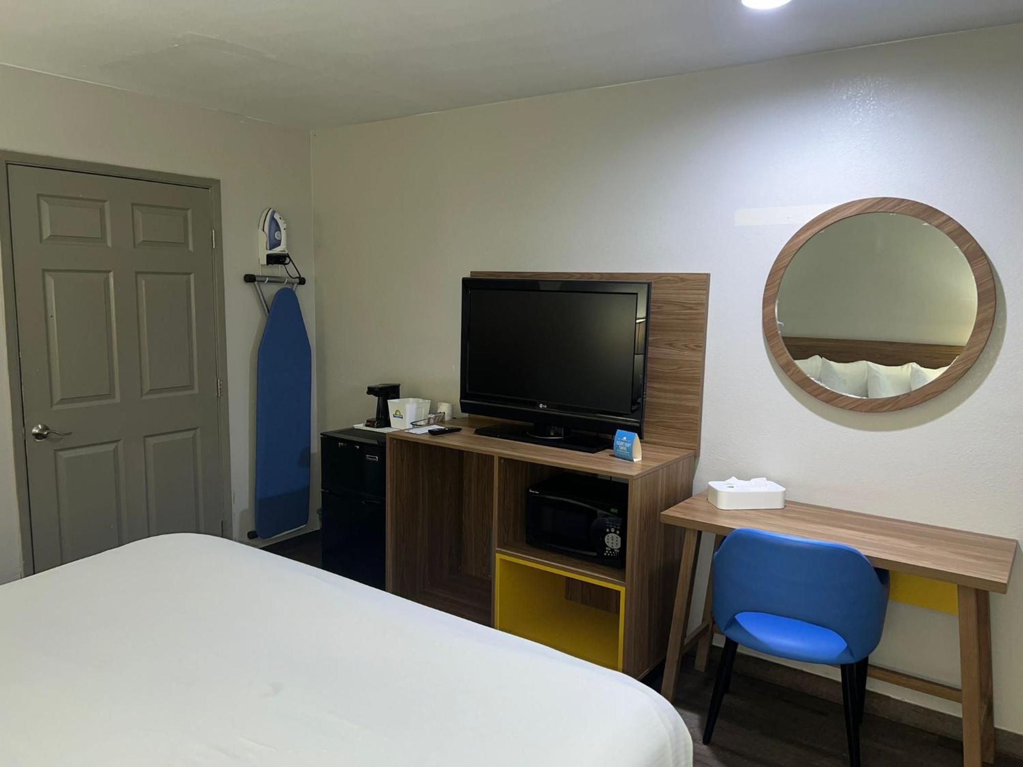 King Room - Non-Smoking