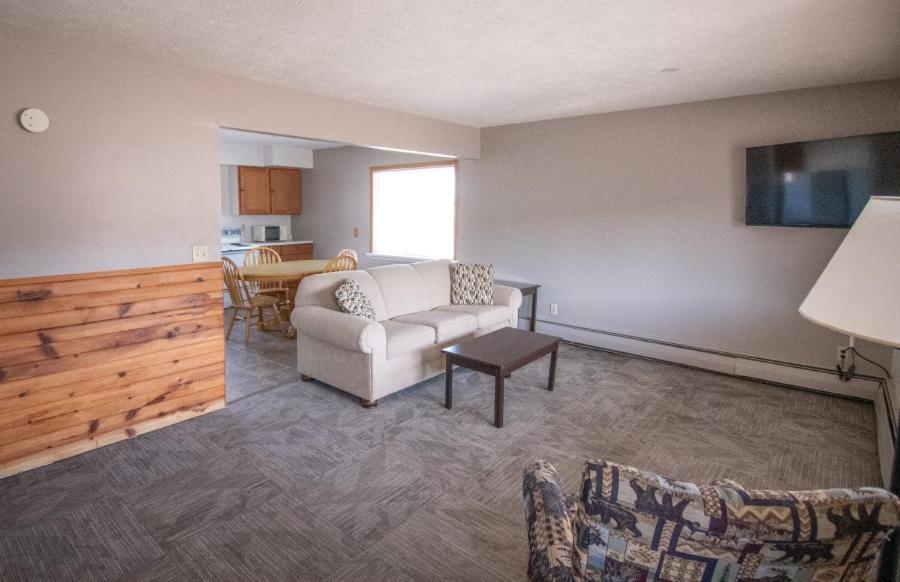 Deluxe Family Suite