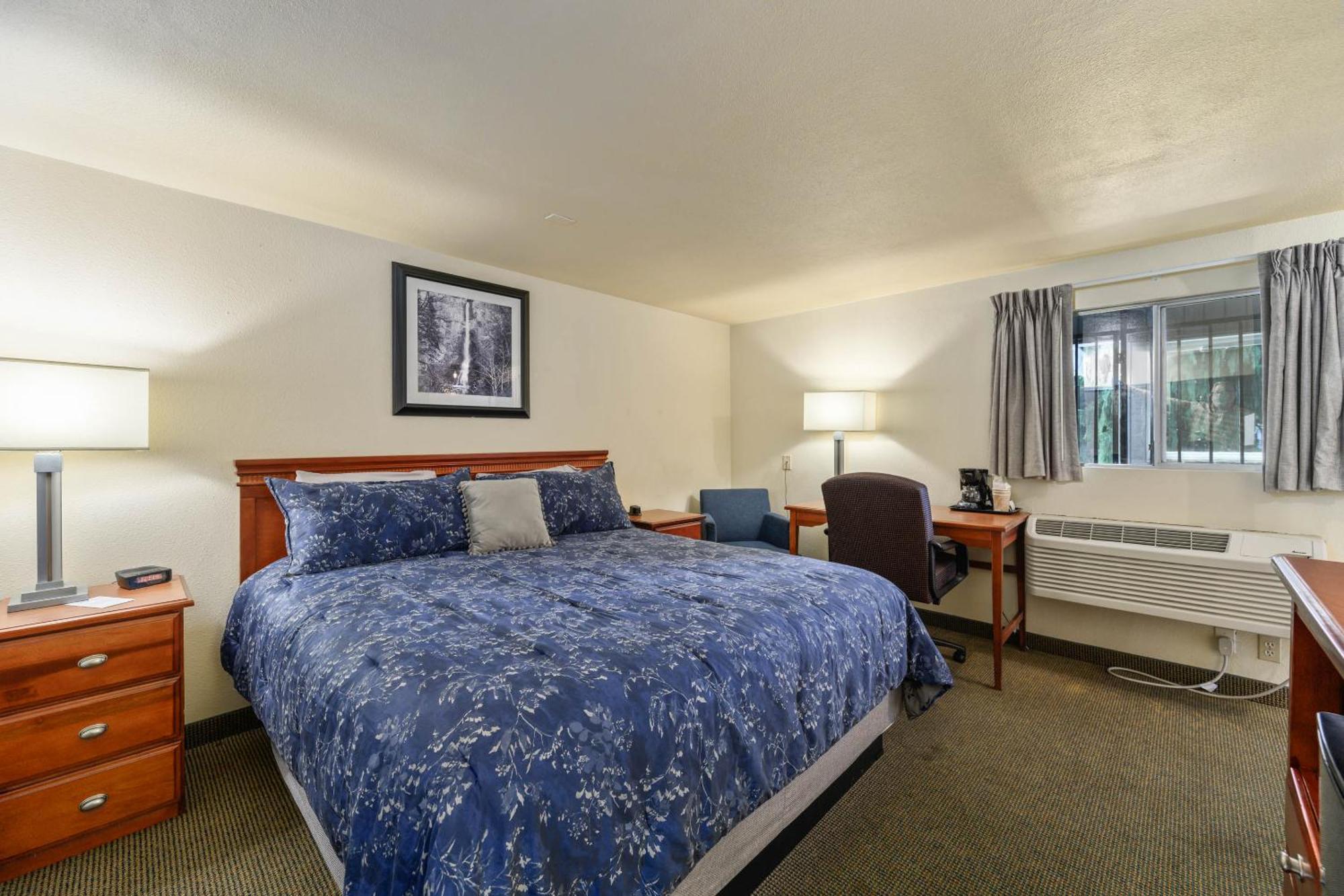 Deluxe Double Room with Bath,1602342755:JPEG