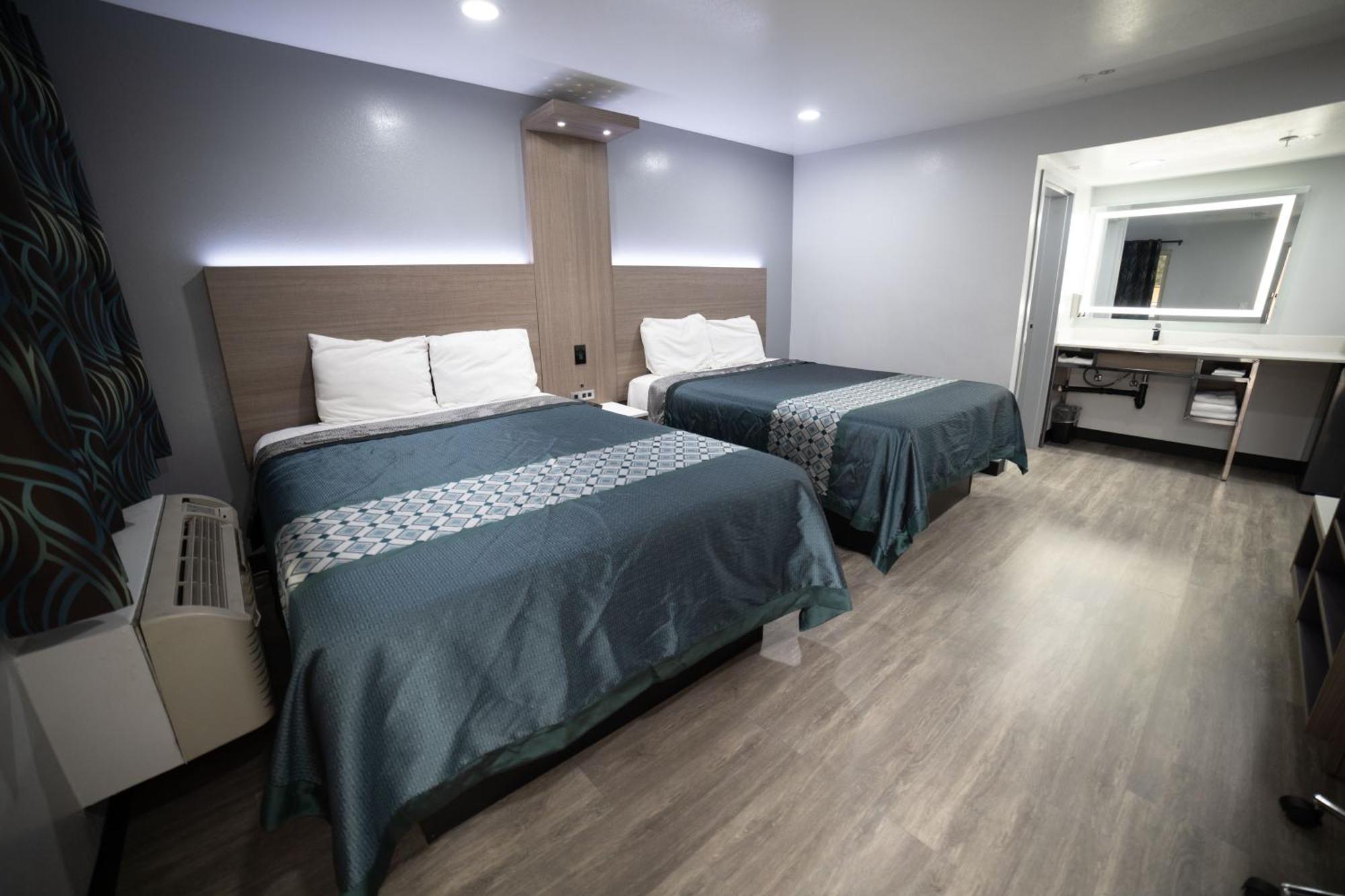 Room with Two Double Beds - Non-Smoking