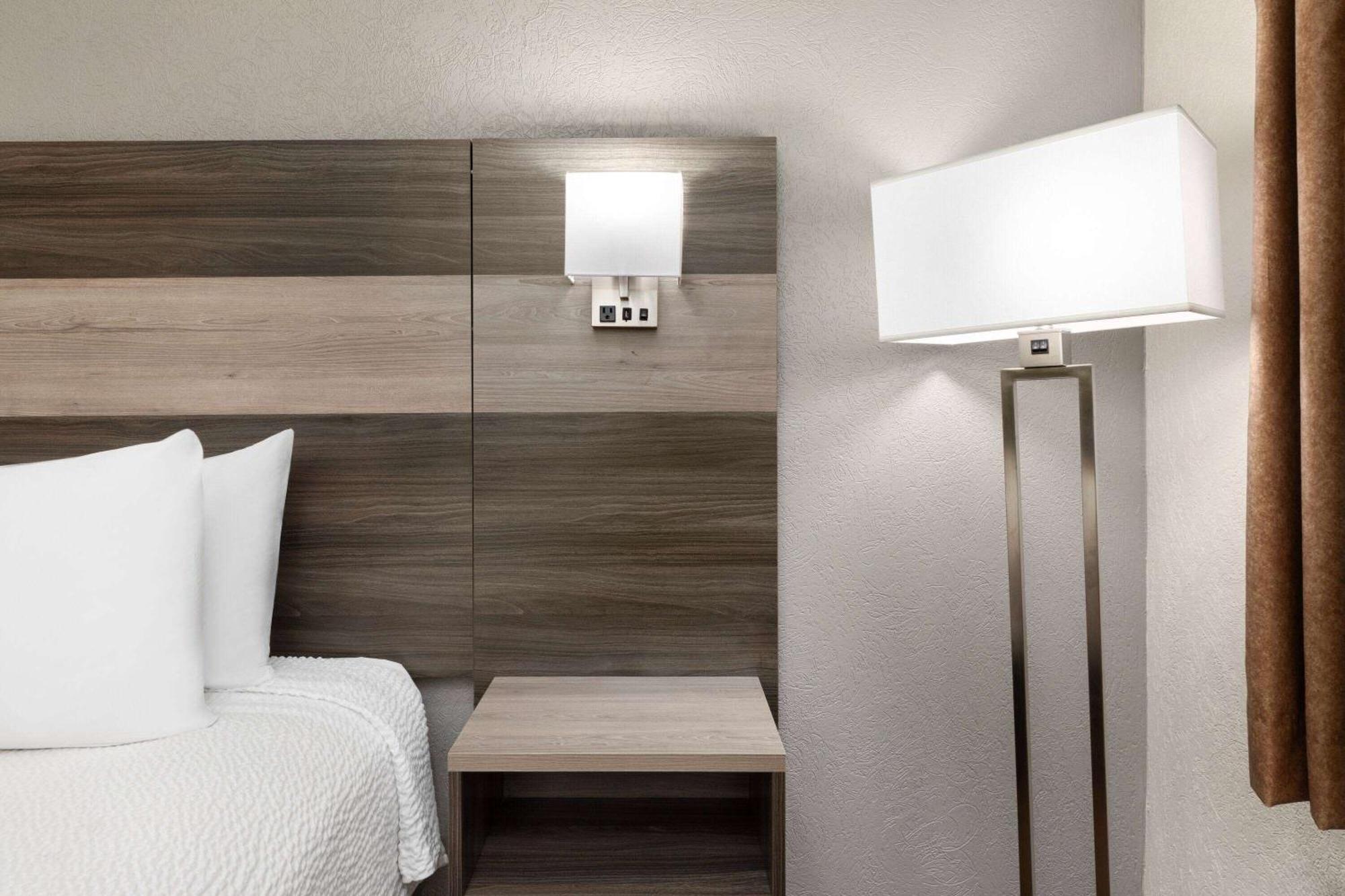 Queen Room with Two Queen Beds - First Floor/Non-Smoking
