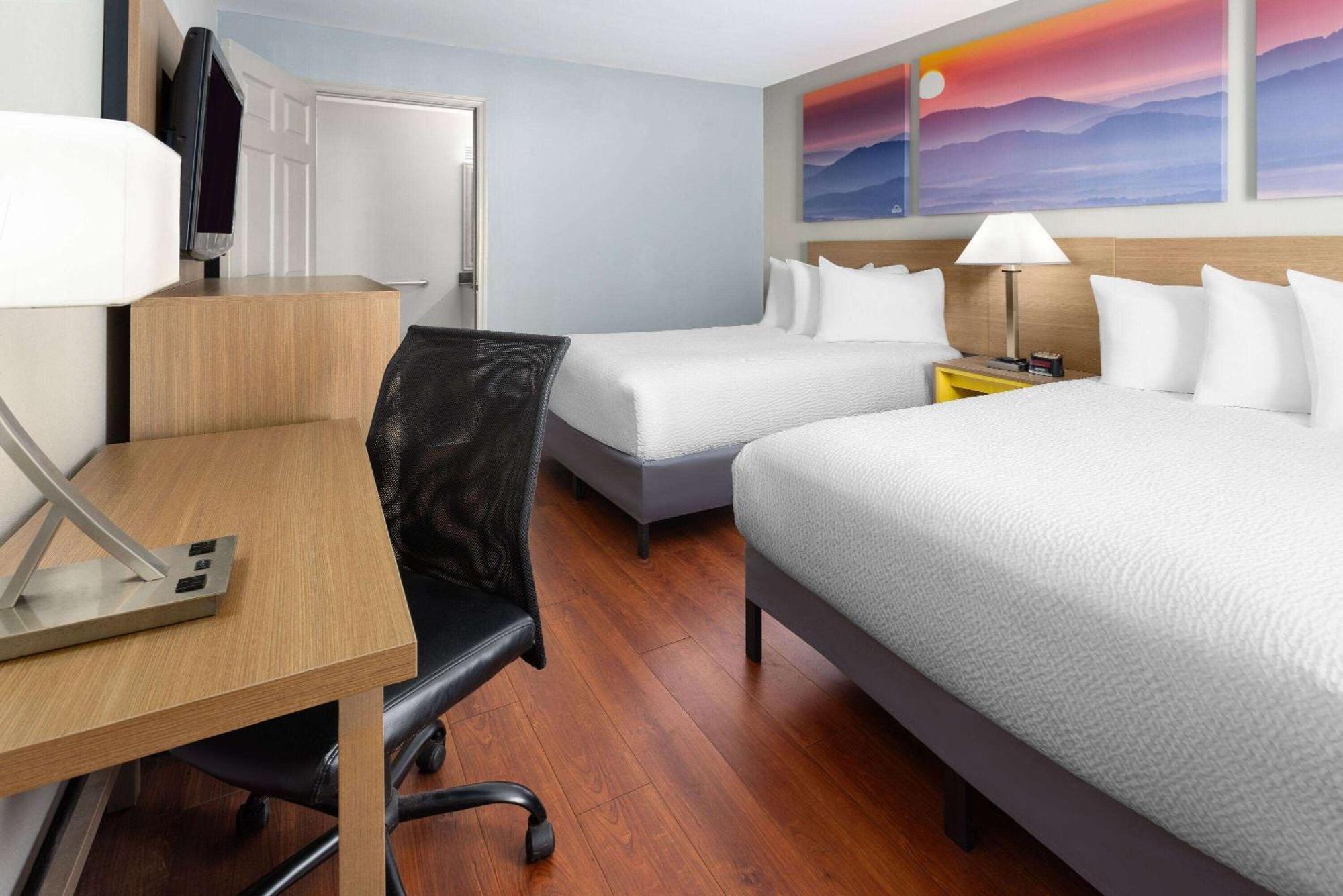 Double Room with Two Double Beds - Mobility Access/Non-Smoking