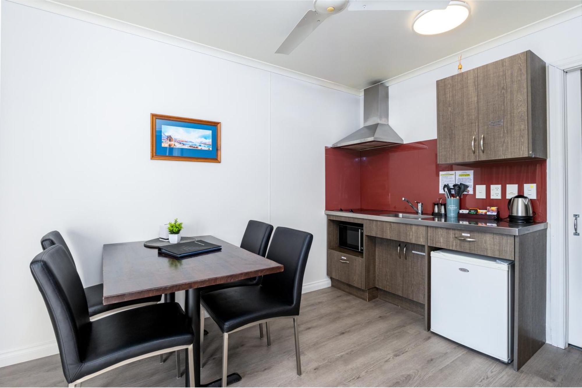 Lakeview Two-Bedroom Suite (Upstairs)