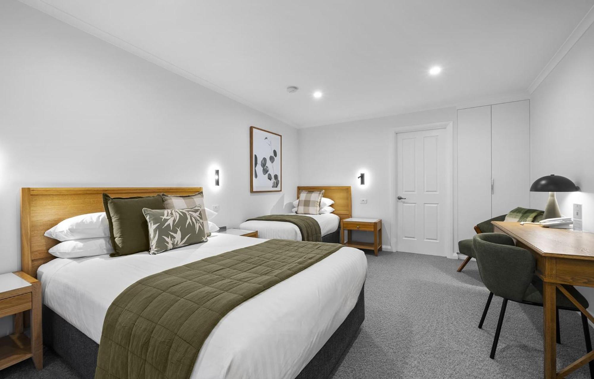 Twin Room,1611076420:JPEG