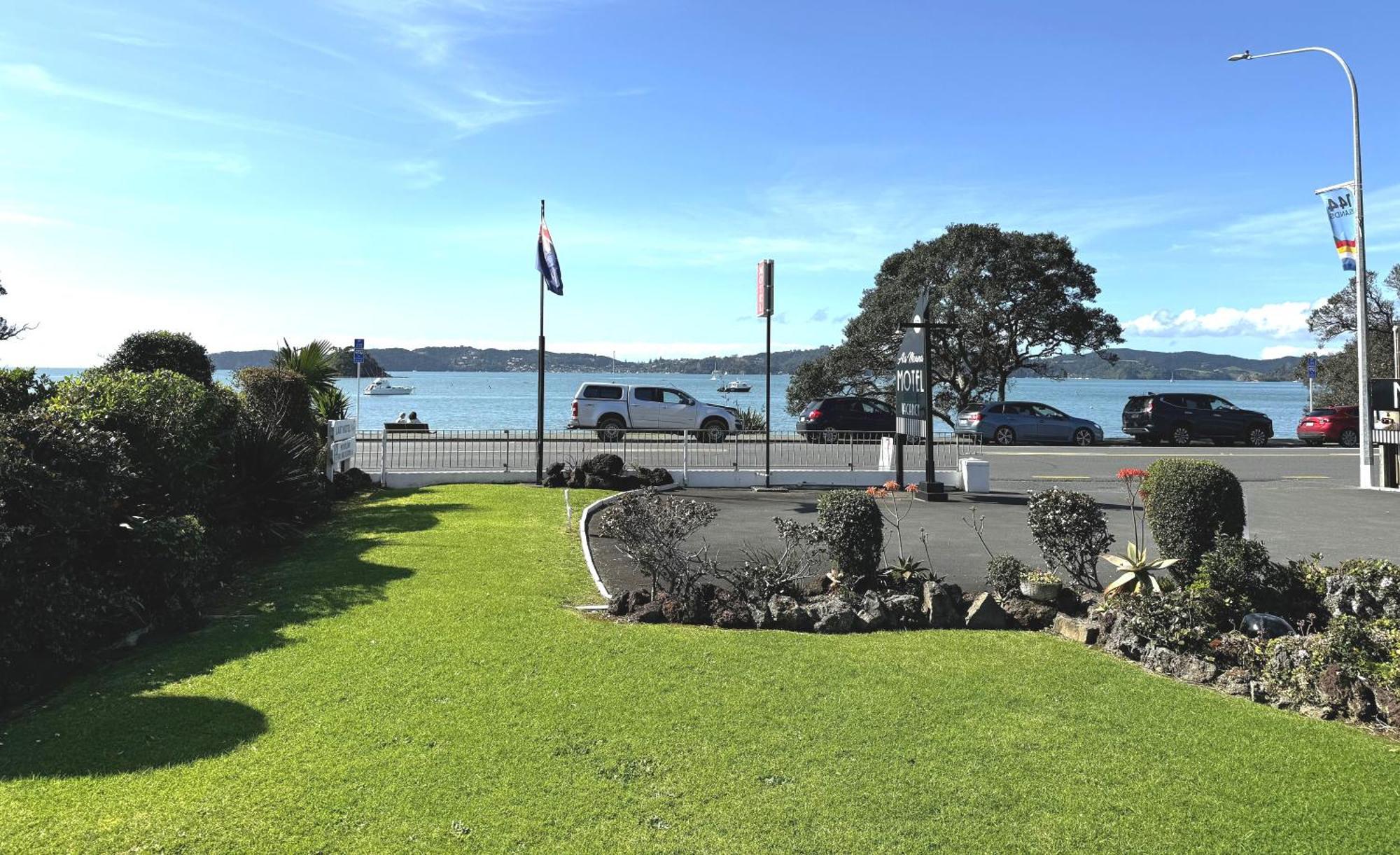 Studio with Kitchenette,1611134582:JPEG