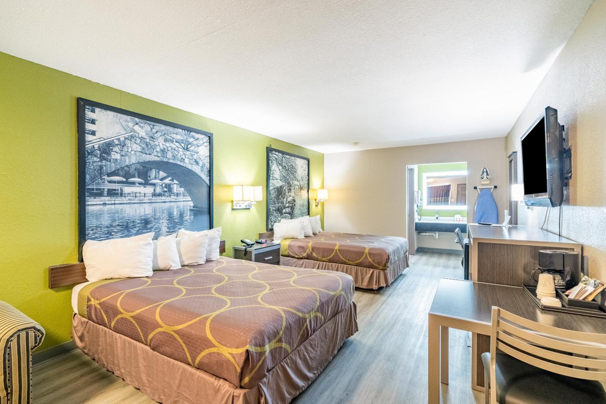 Queen Room with Two Queen Beds - Non-Smoking