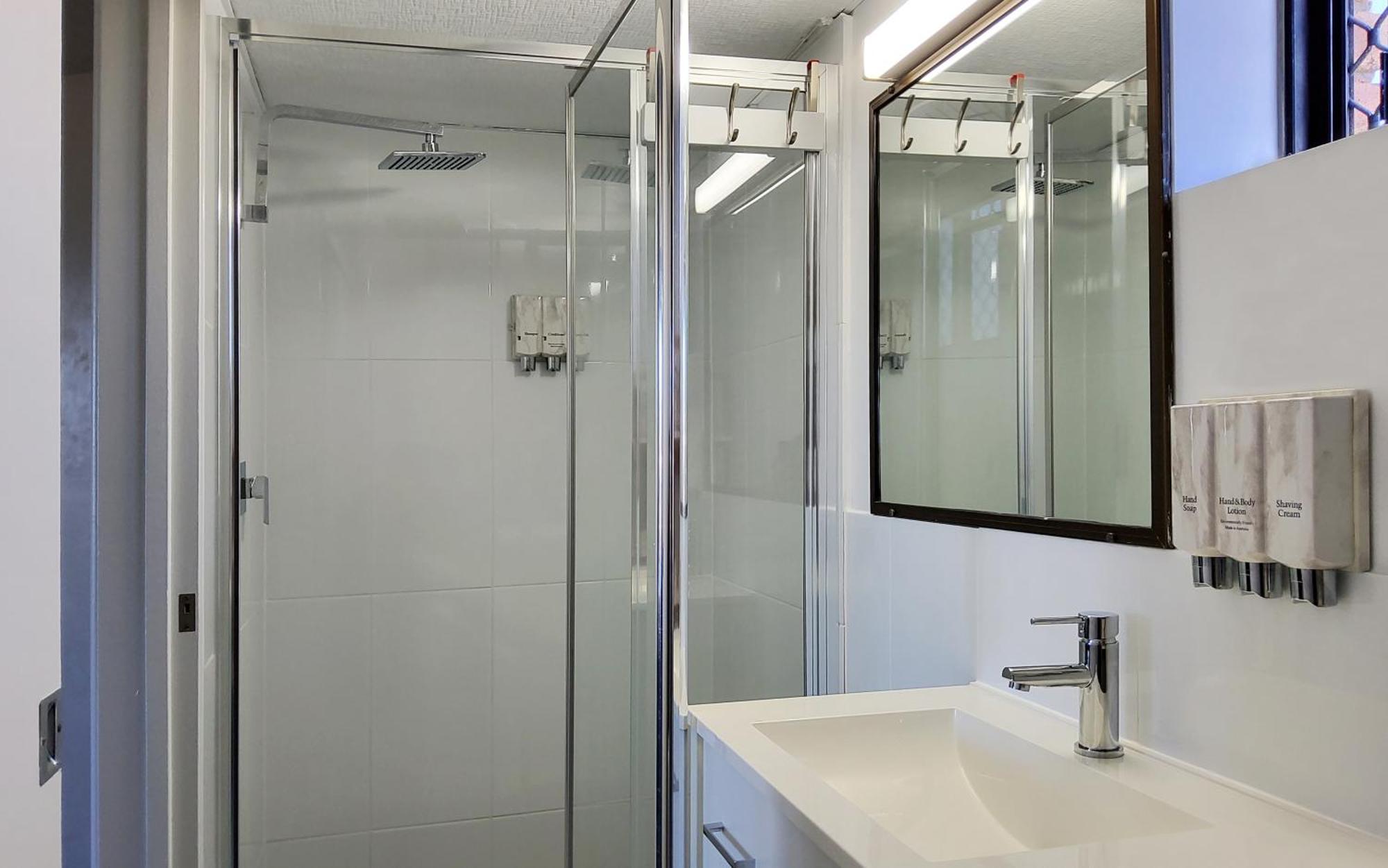 Two-Bedroom Apartment (Non Pet),1758564475:JPEG