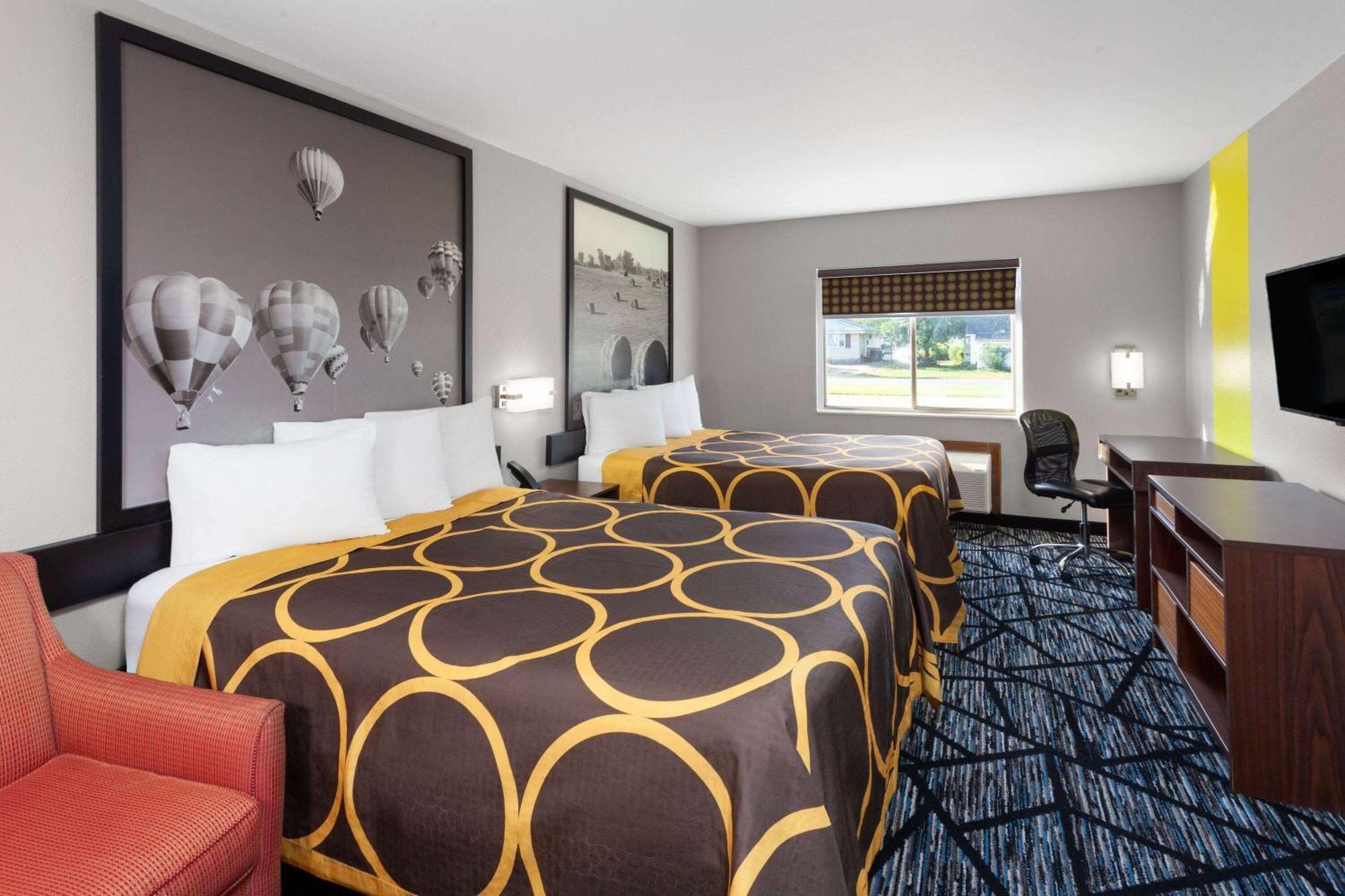 Queen Room with Two Queen Beds - Non-Smoking