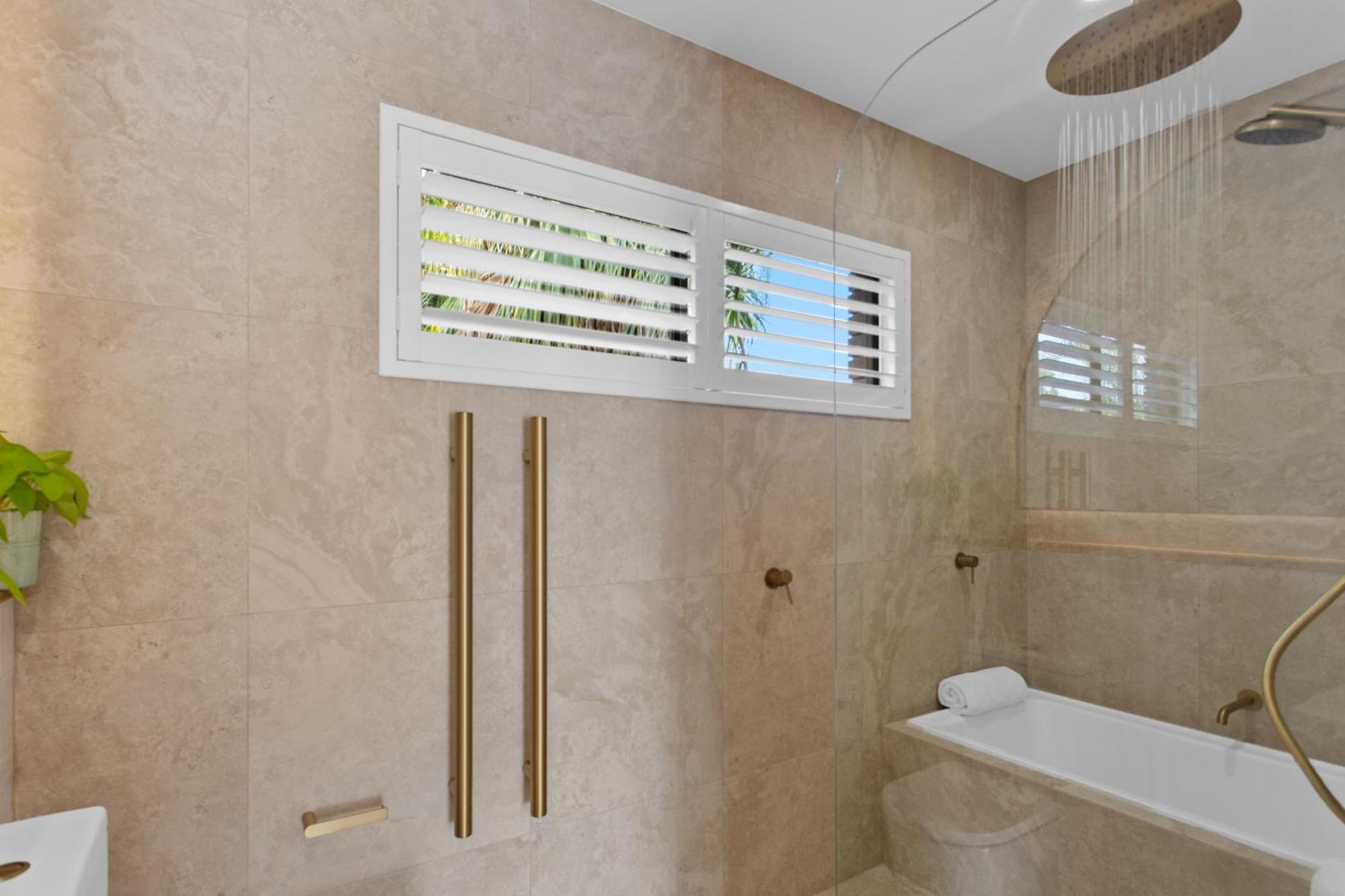 Queen Room,1617859972:JPEG