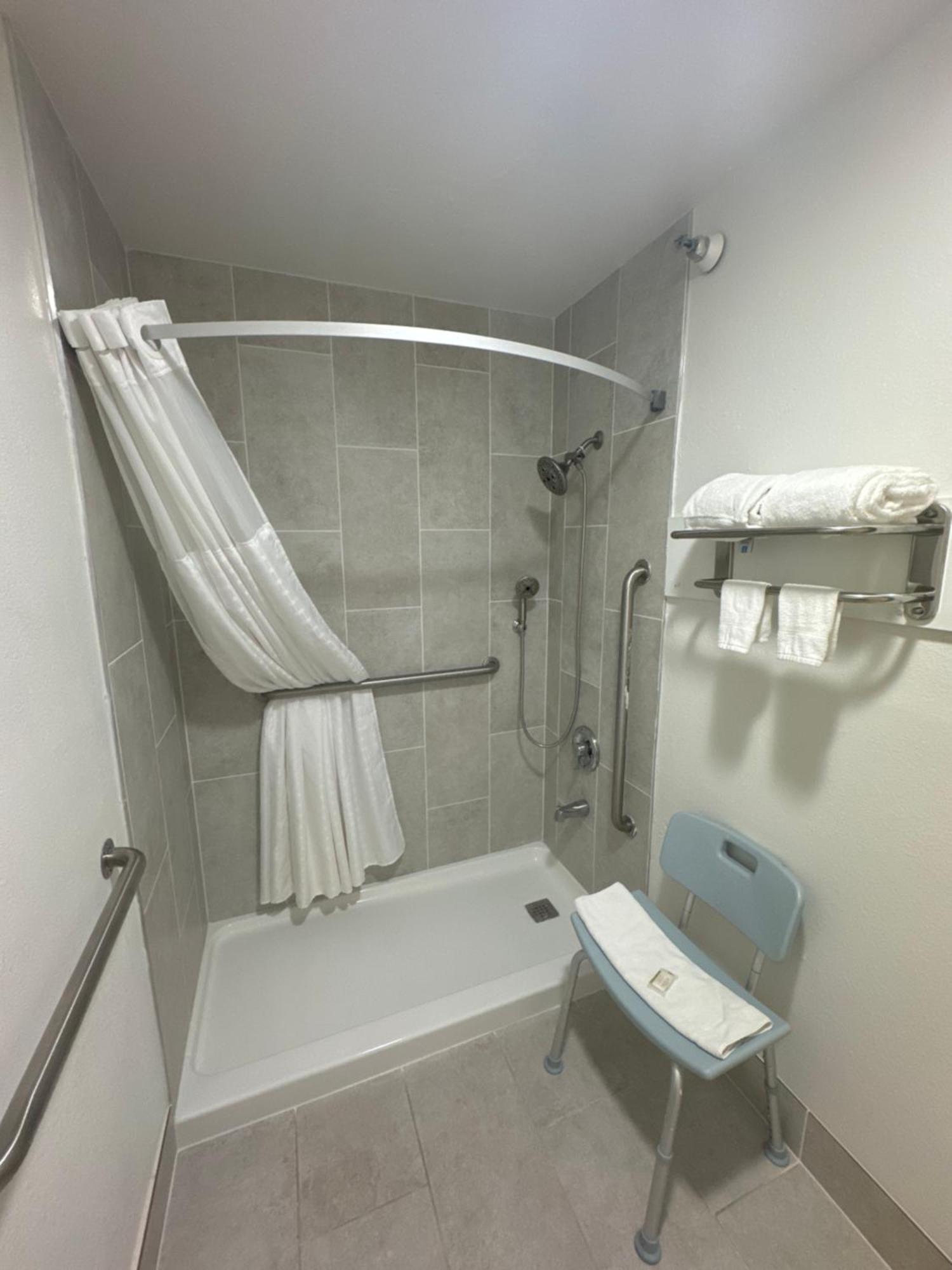 King Room - Disability Access/Non-Smoking