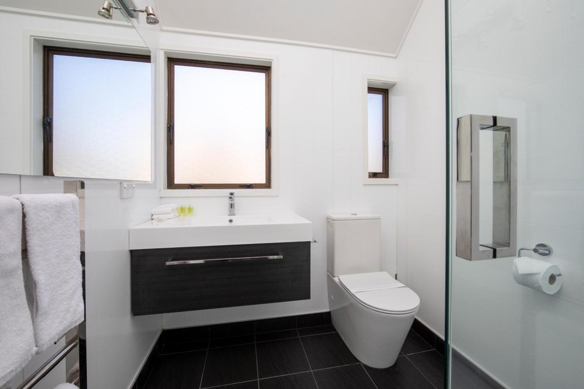 One-Bedroom Apartment,1618276978:JPEG