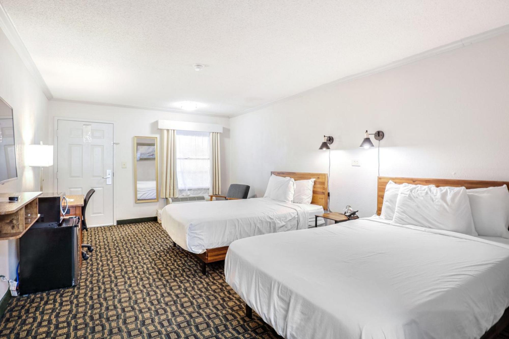 Double Room with Two Double Beds - Non-Smoking