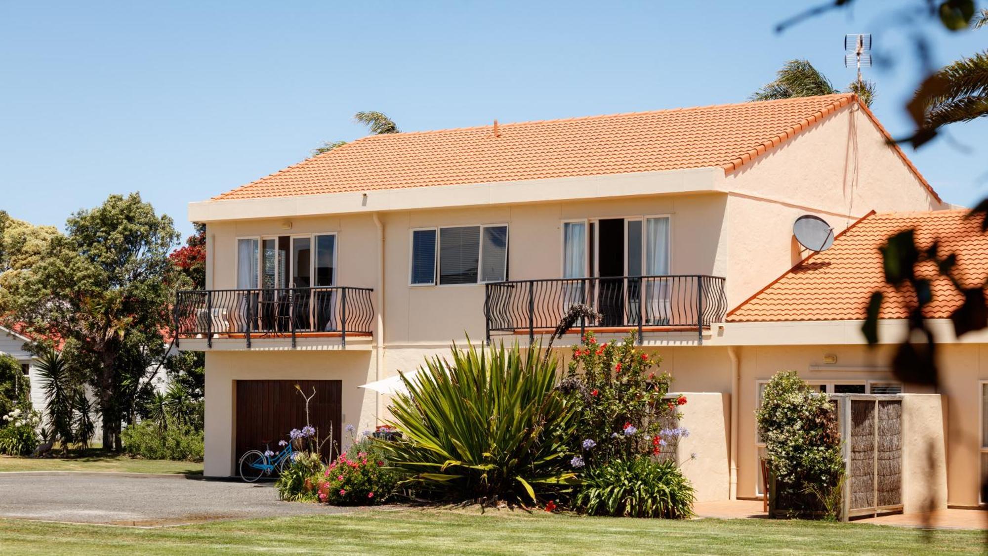 Queen Room with Balcony,1629897192:JPEG