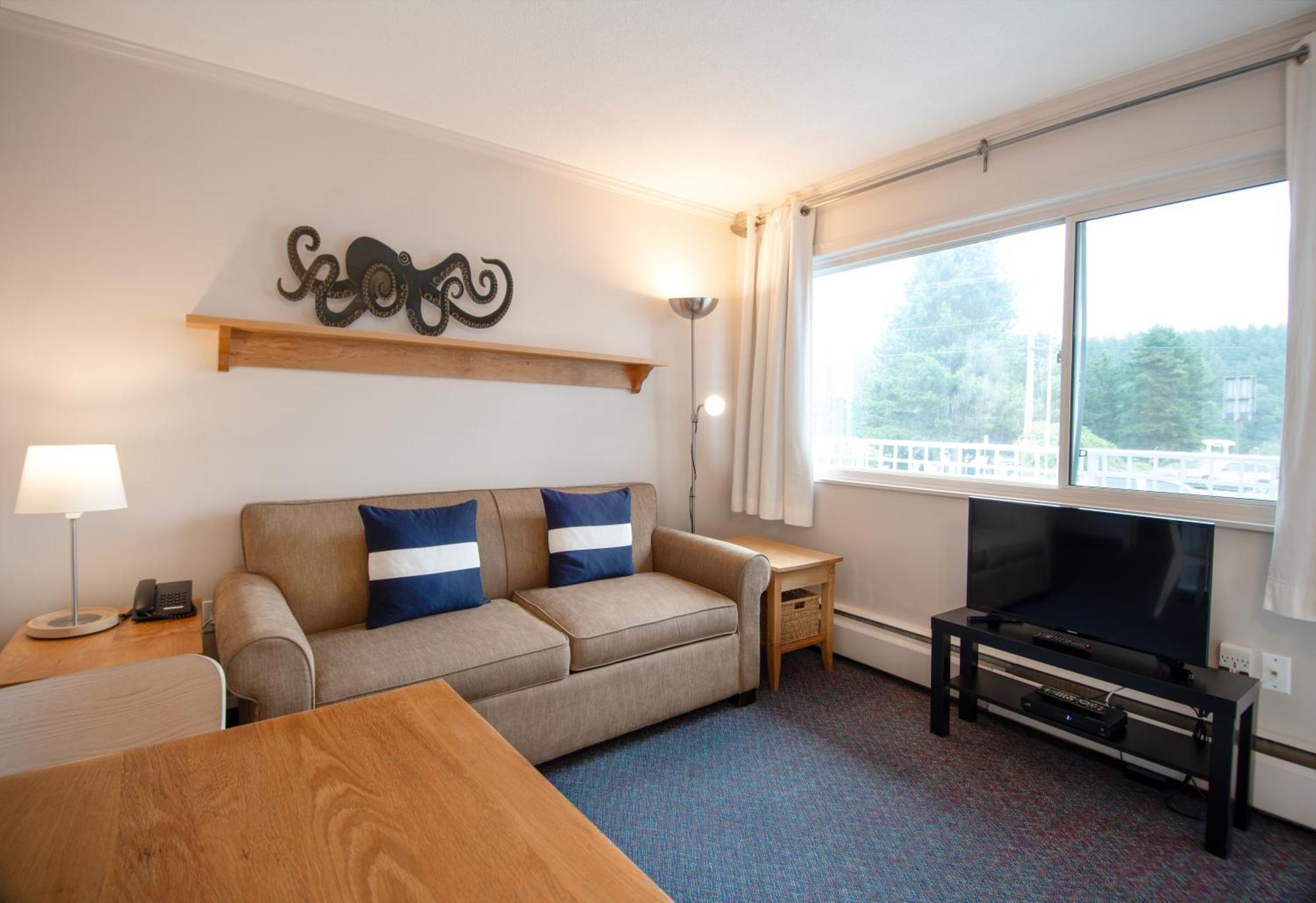 Seaside One-Bedroom Two Double Suite