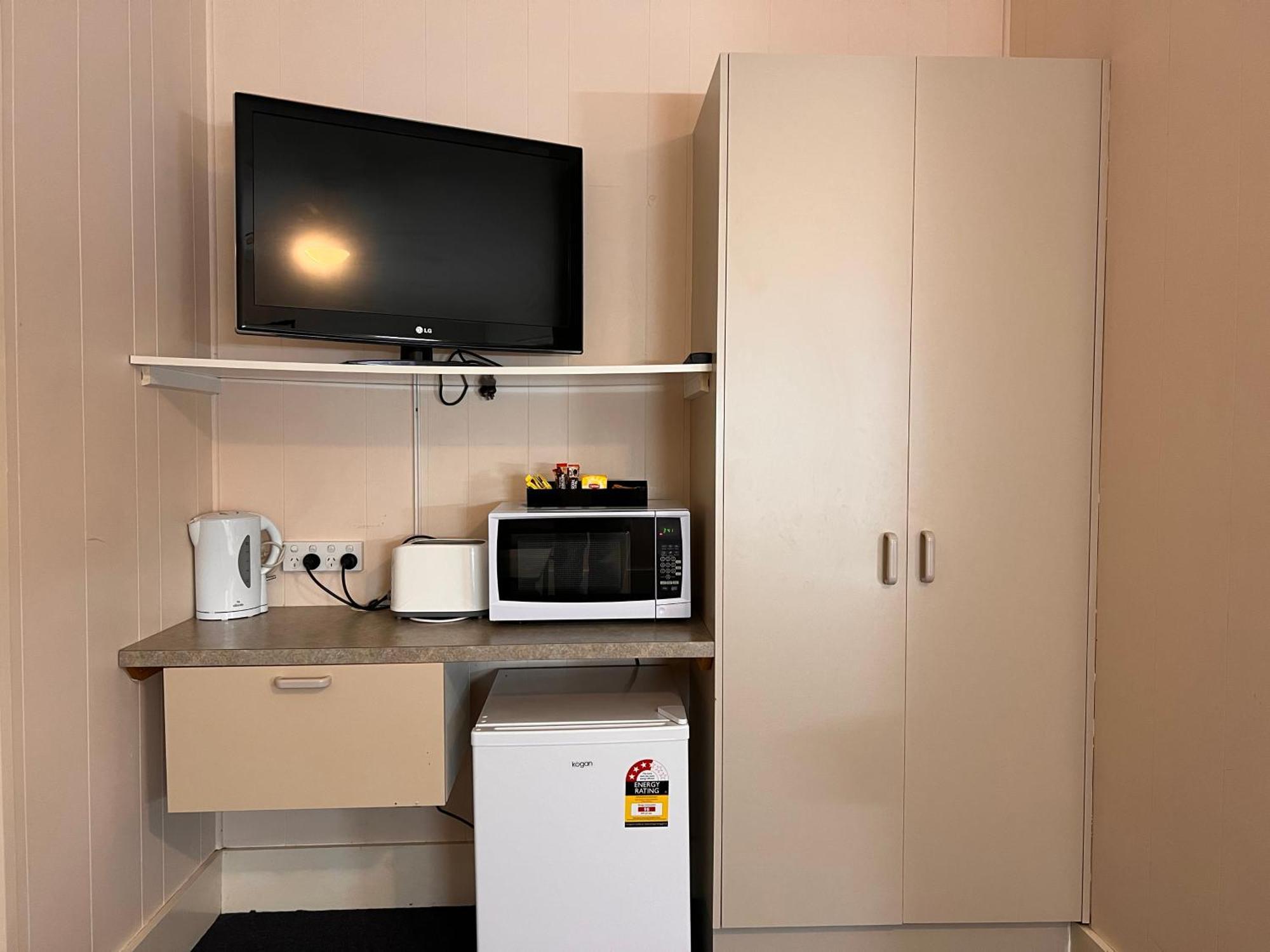 Budget Queen Room