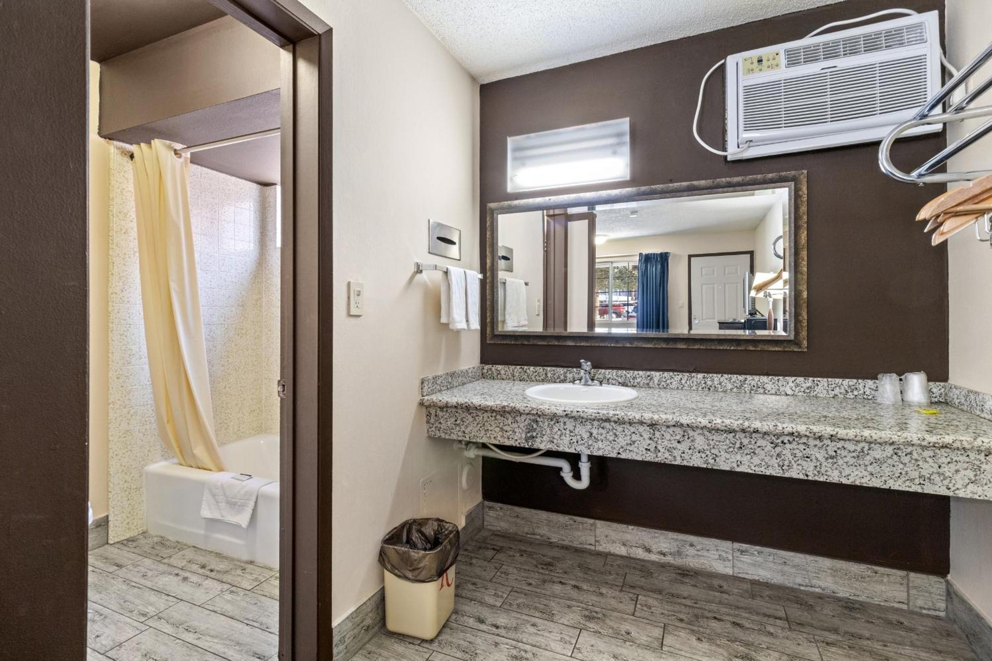 Deluxe Double Room with Extra Bed