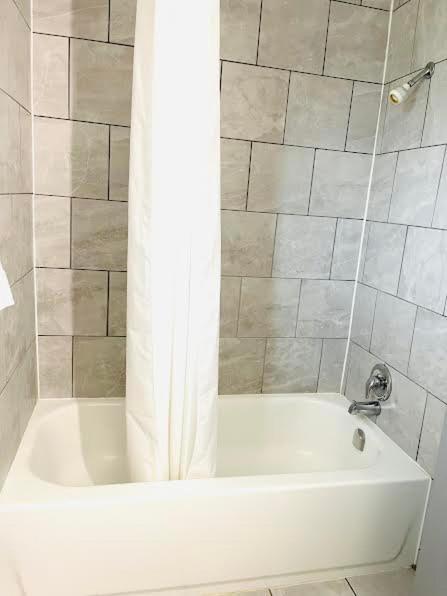 Queen Room,1661109354:JPEG