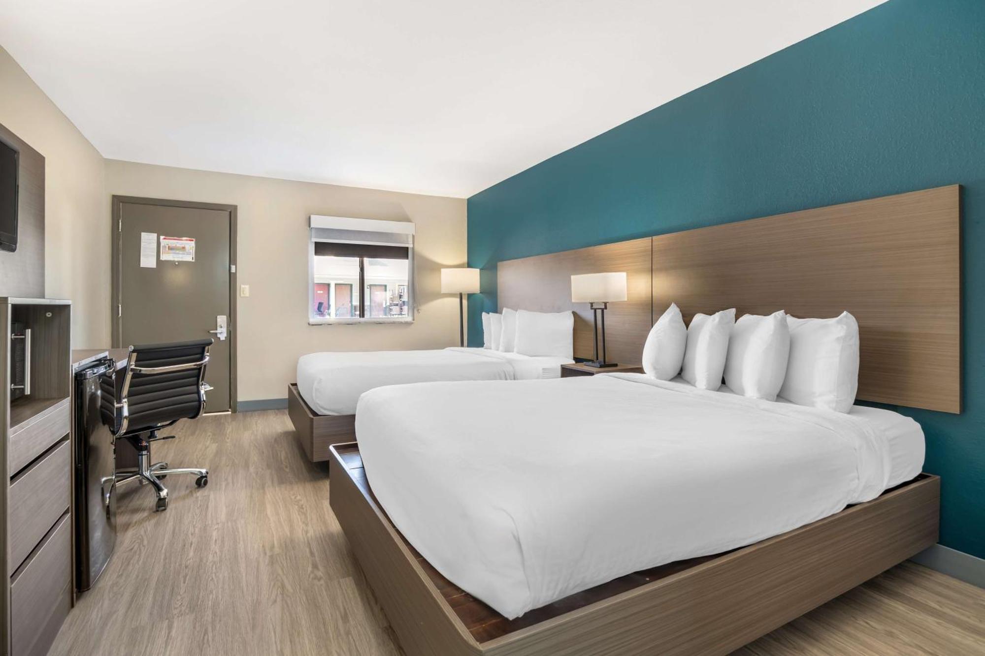 Queen Room with Two Queen Beds - Non-Smoking