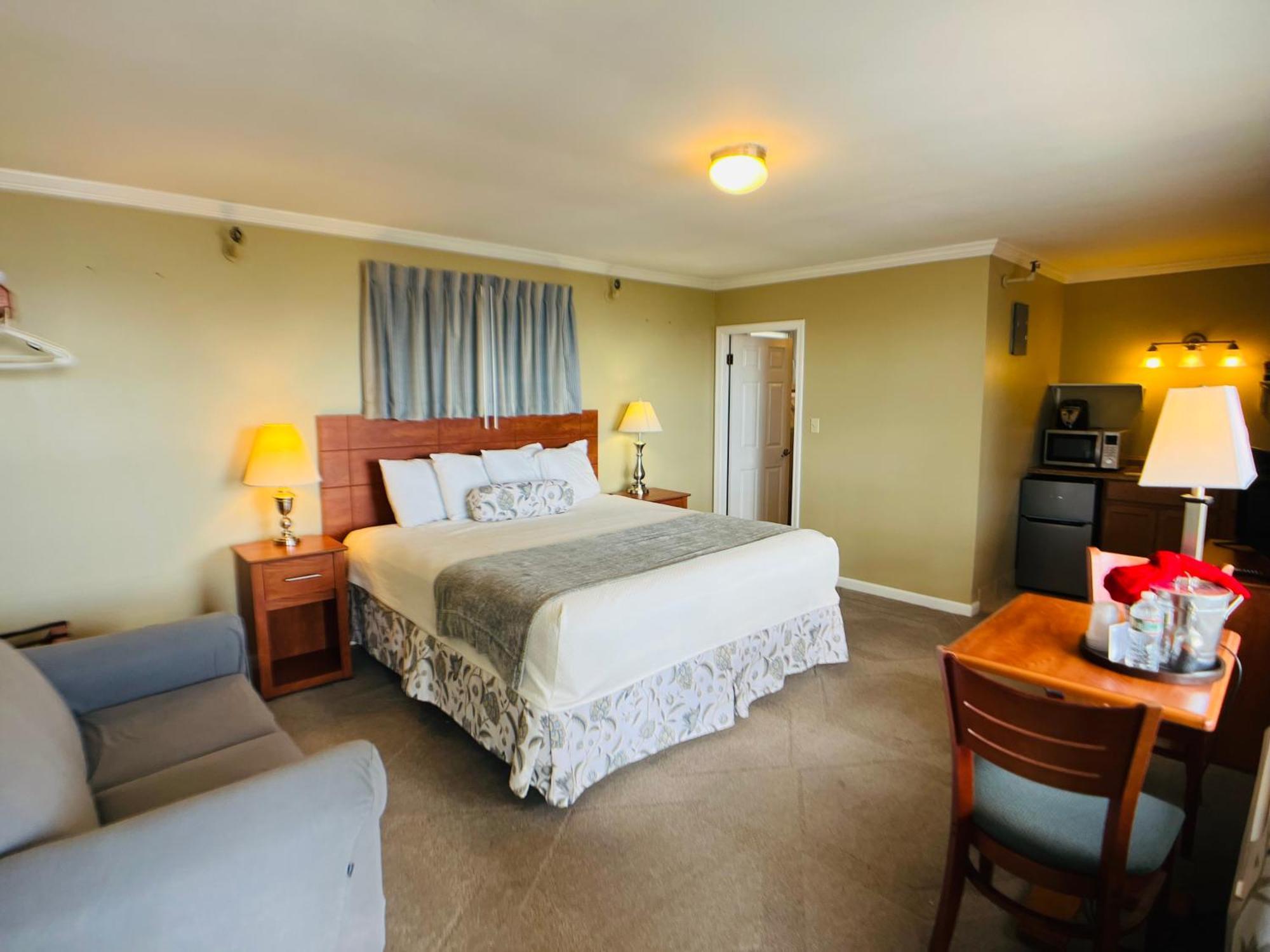 Deluxe King Room
