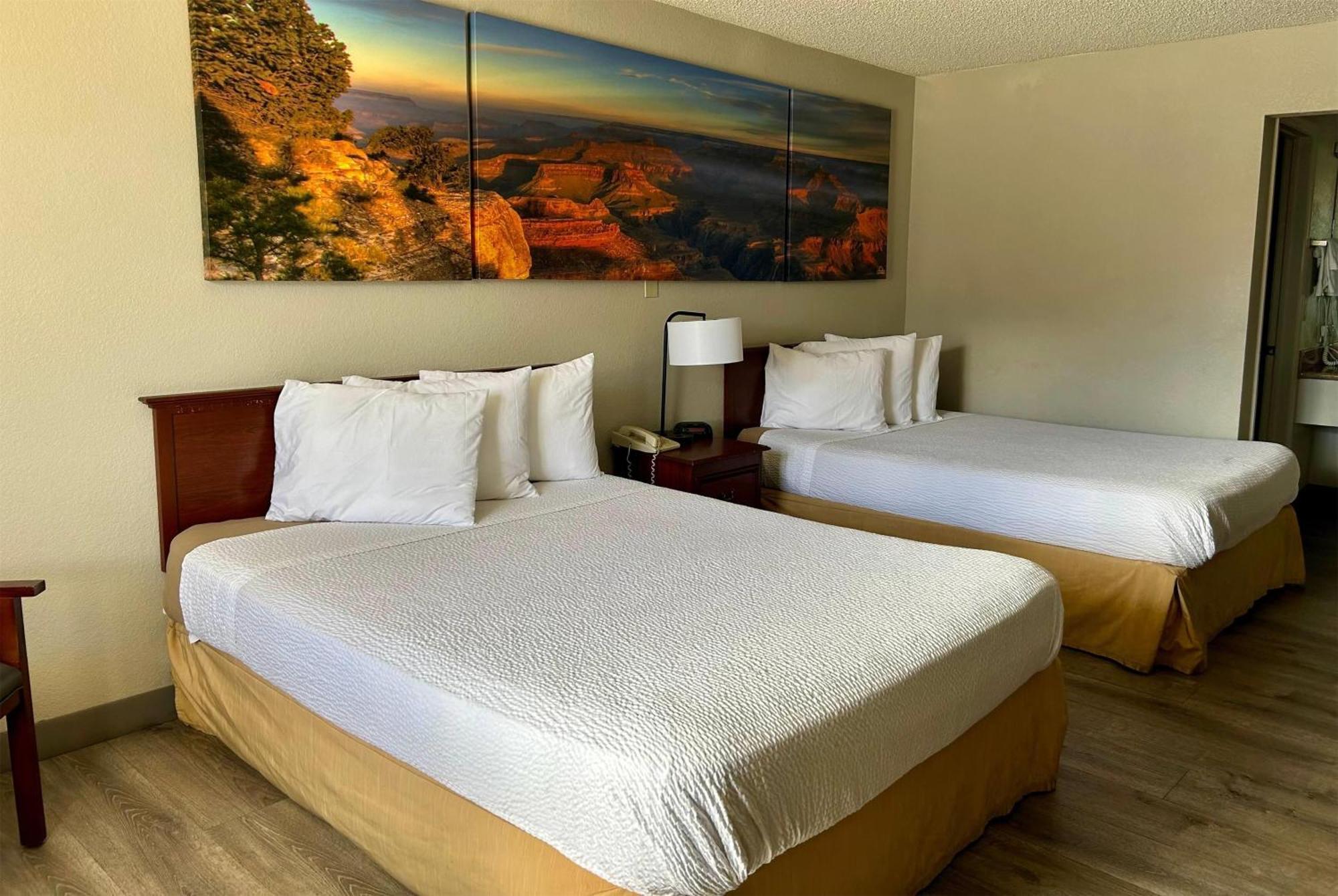 Queen Room with Two Queen Beds - Non-Smoking,1669016442:JPEG