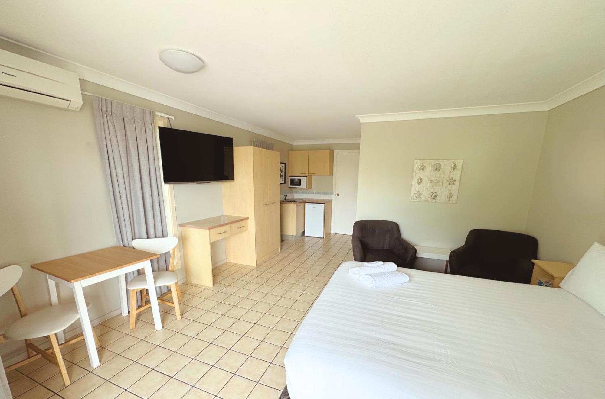 Deluxe Queen Room
