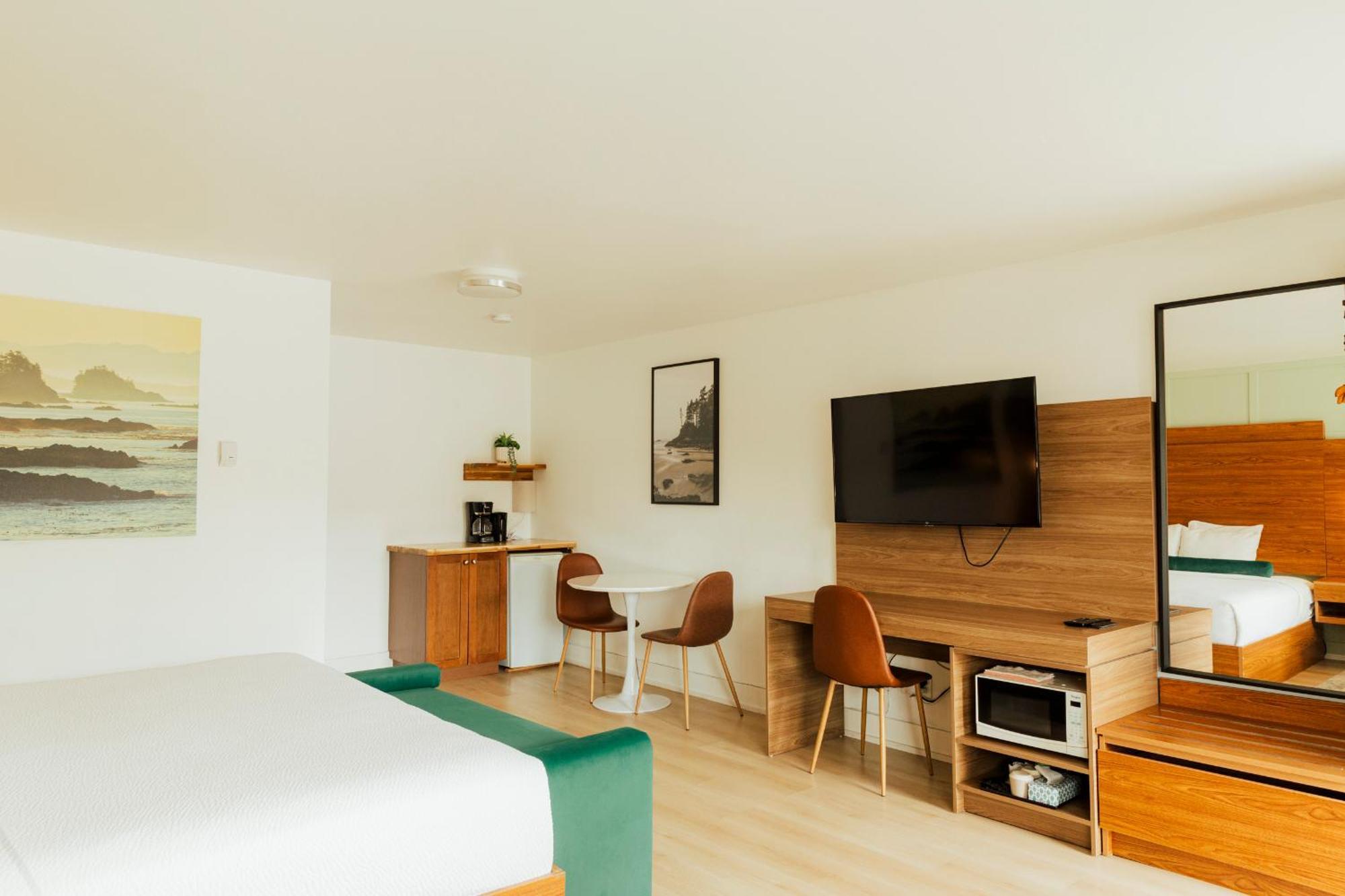 Deluxe King Suite