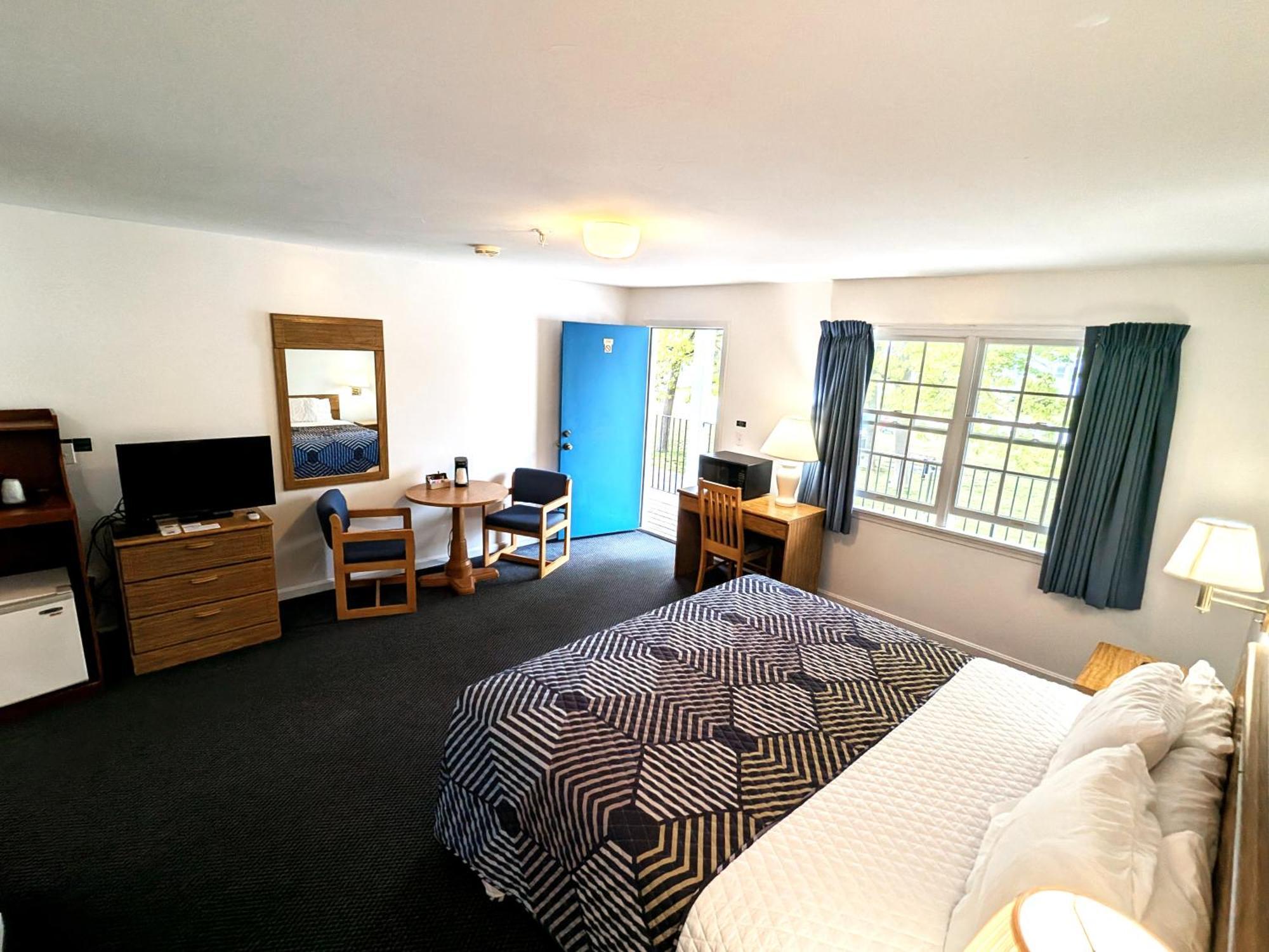 King Room,1673947377:JPEG