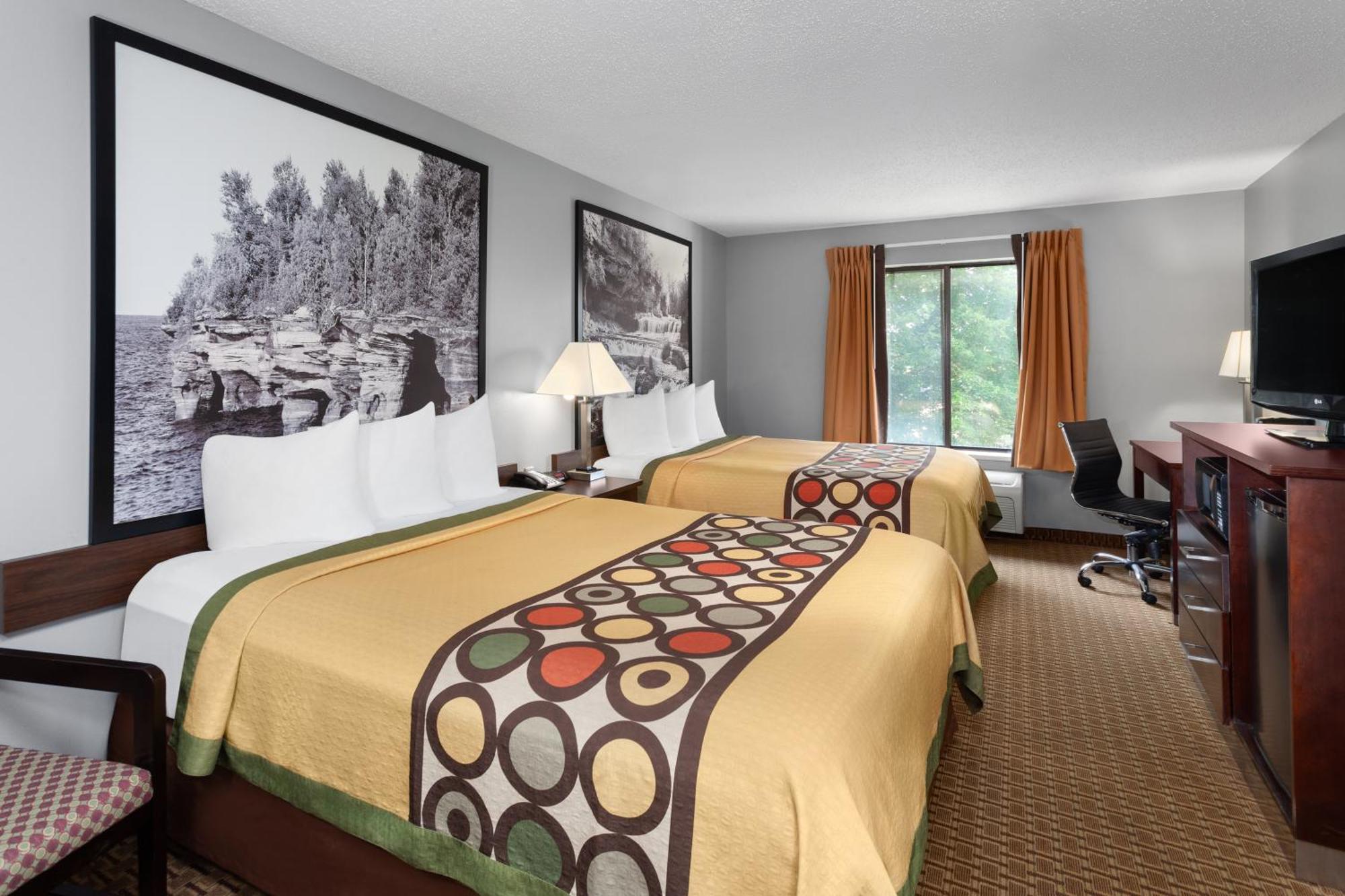 Queen Room with Two Queen Beds - Non-Smoking