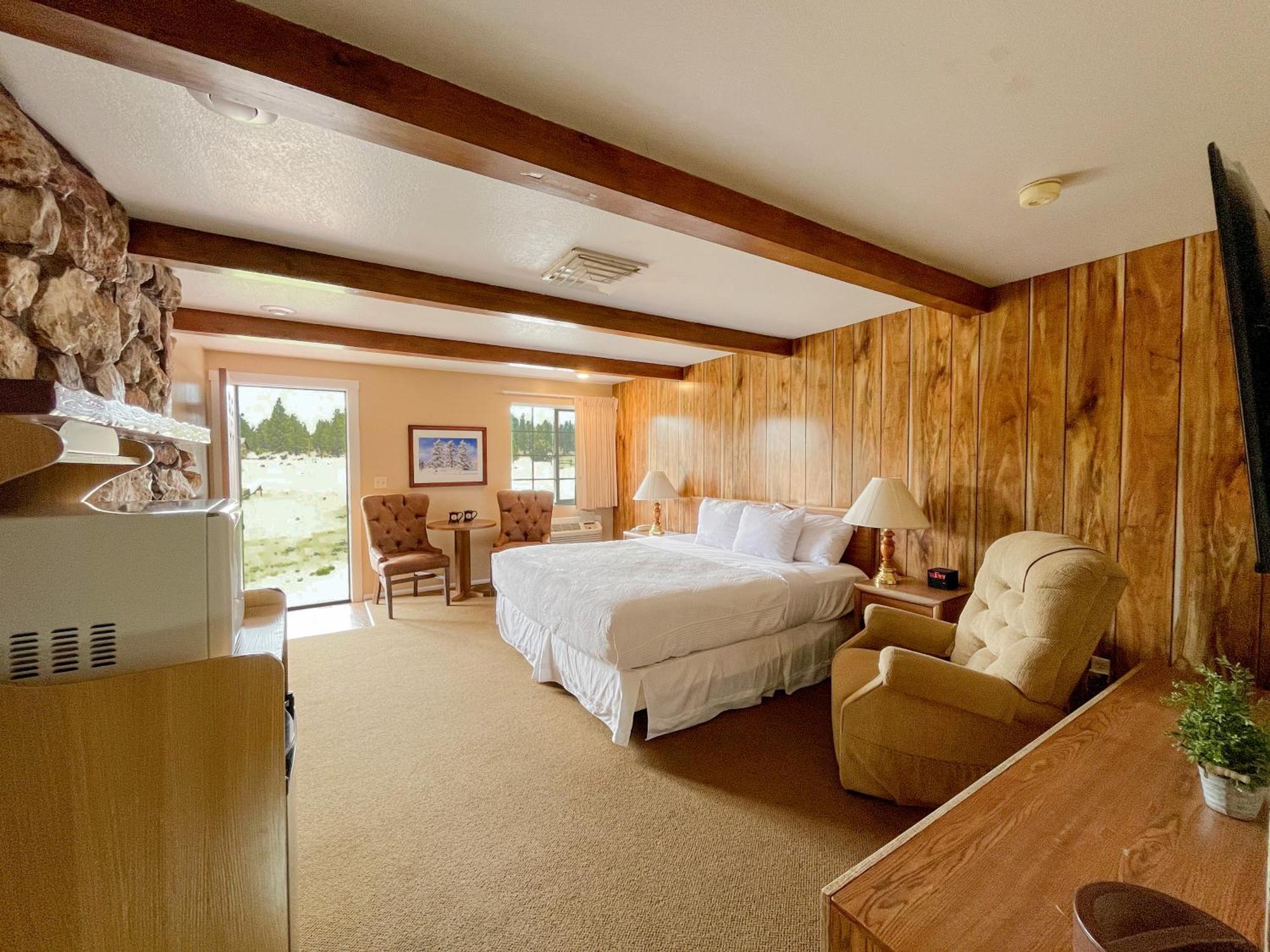 Deluxe King Room