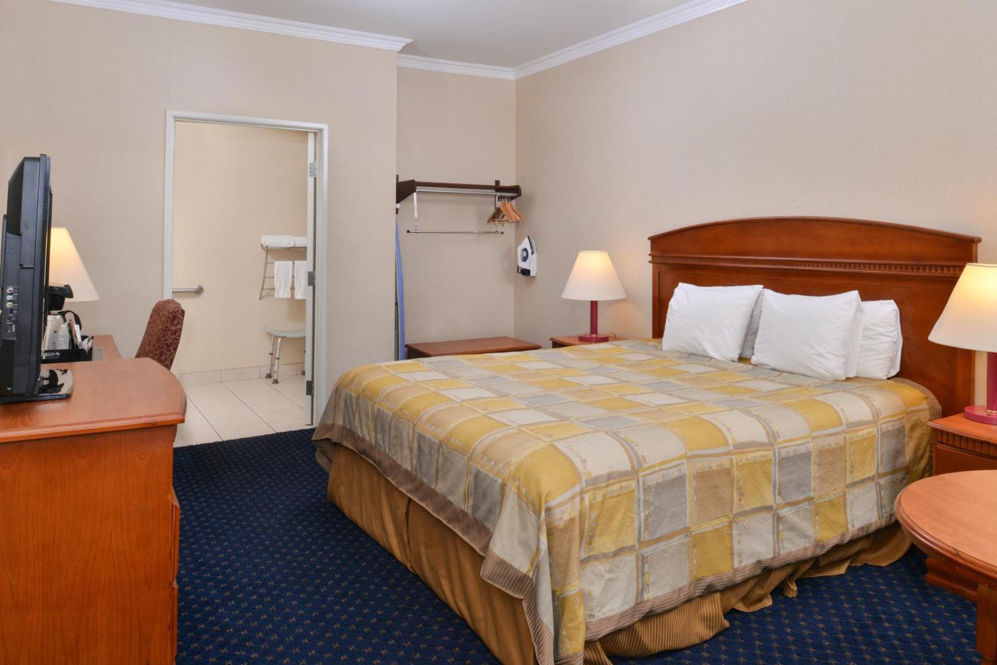 Queen Room - Disability Access
