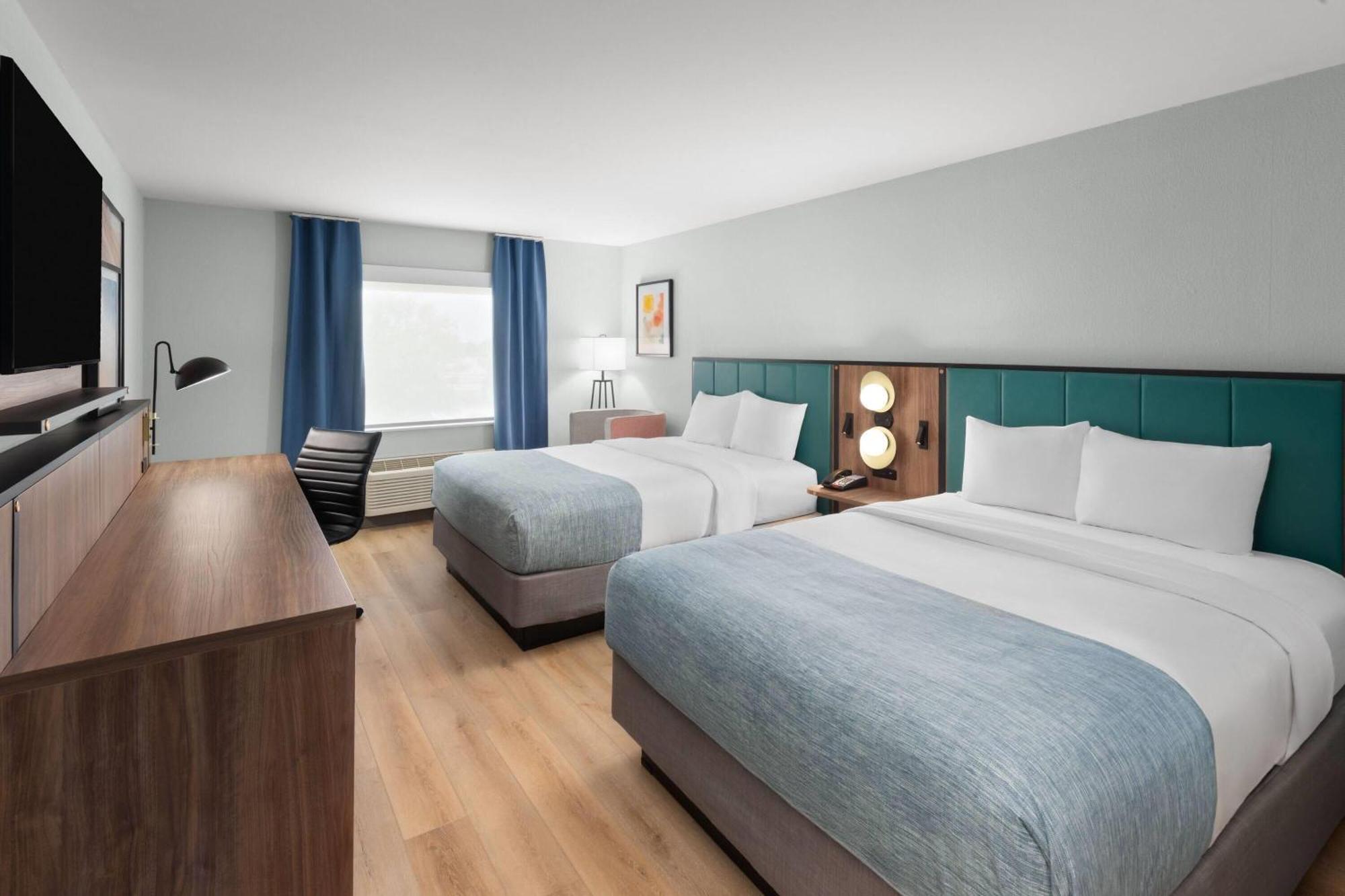 Queen Room with Two Queen Beds - Non-Smoking