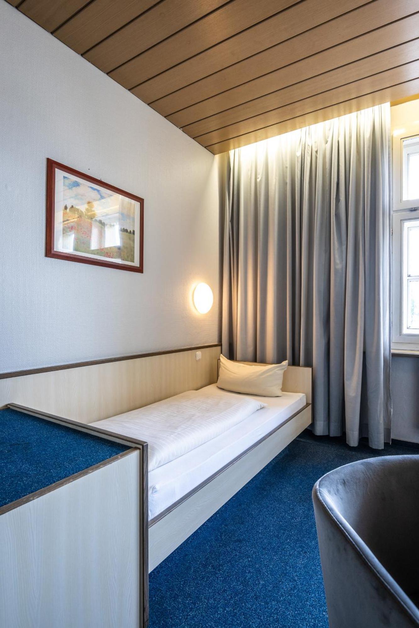 Single Room,1681728530:JPEG