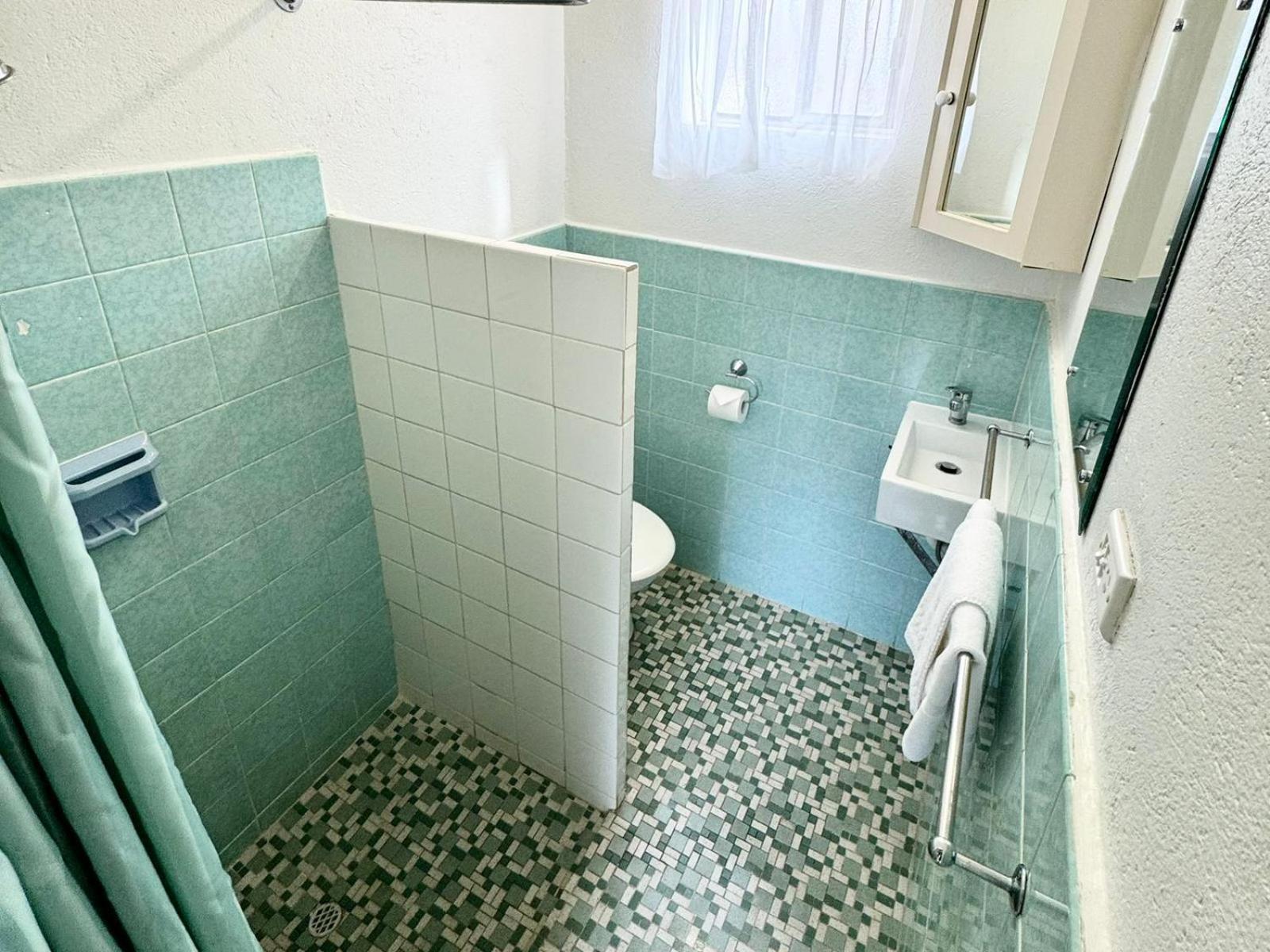 Family Room,1686432463:JPEG