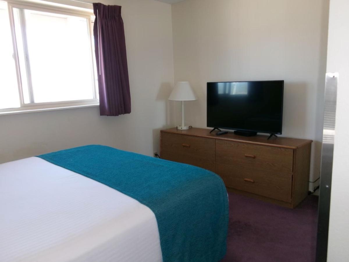 One Bedroom Oceanfront Suite with Kitchenette